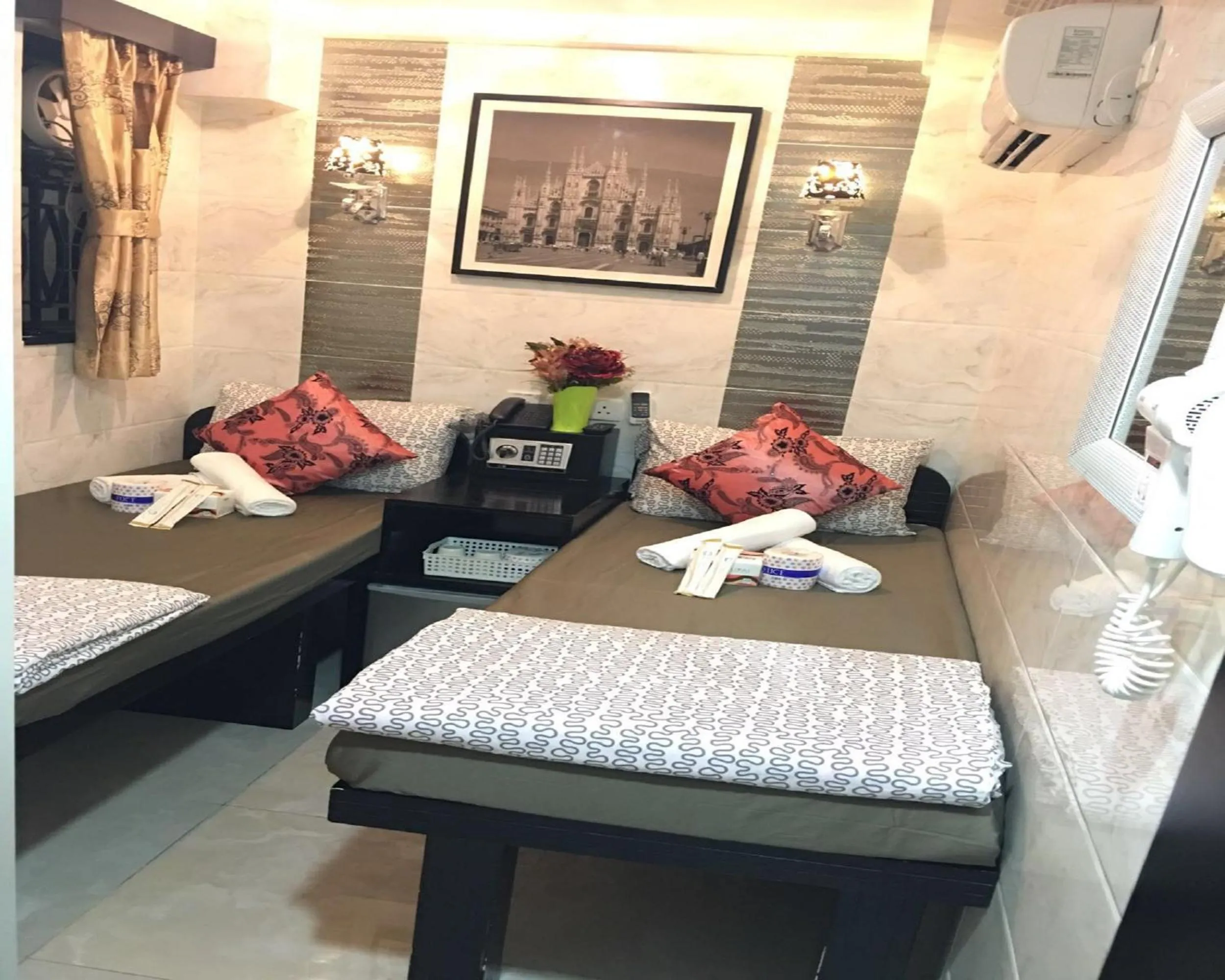 Decorative detail, Bed in Skycity Hostel