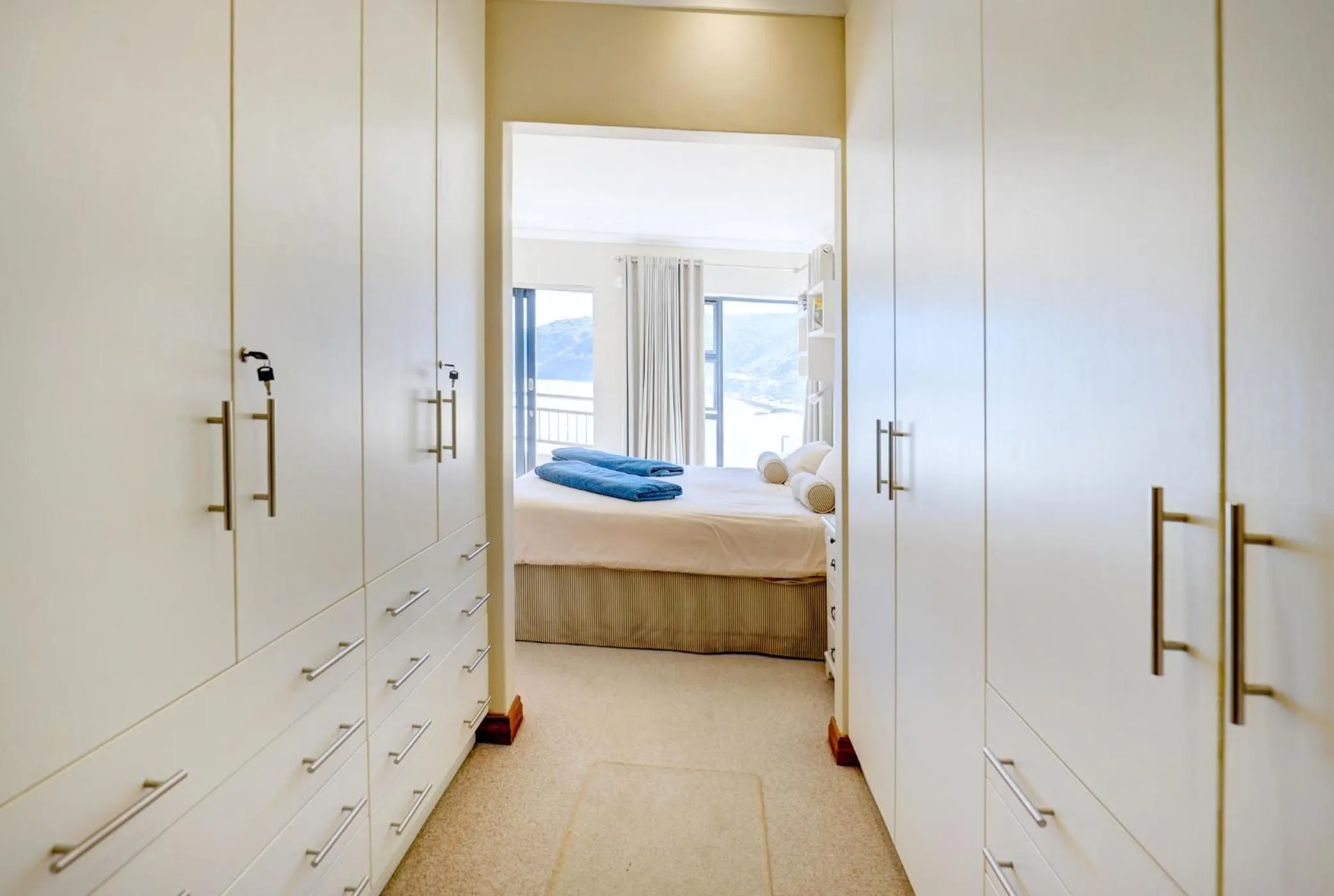 Bed in Makarios on Sea