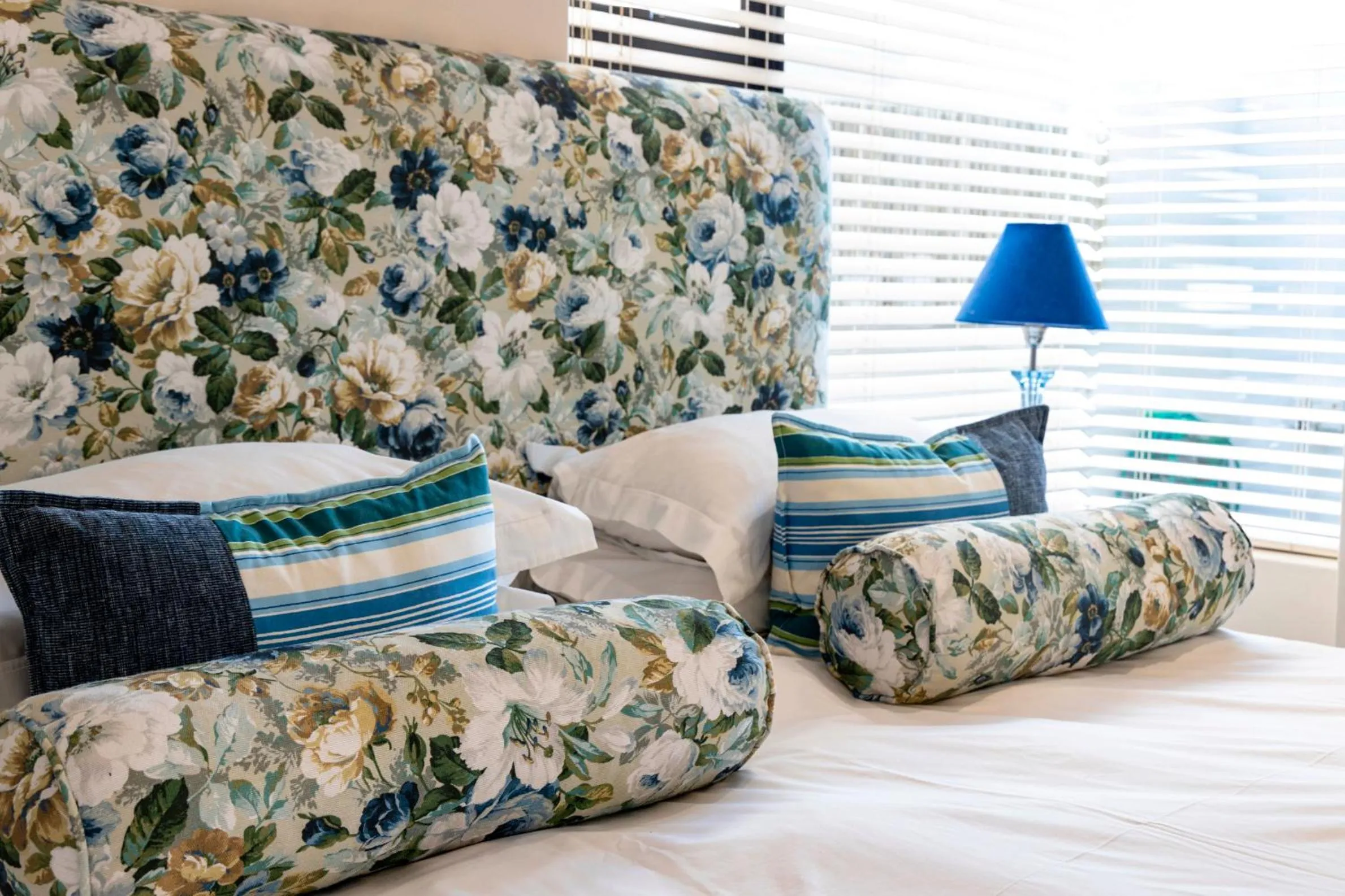 Bed in Makarios on Sea