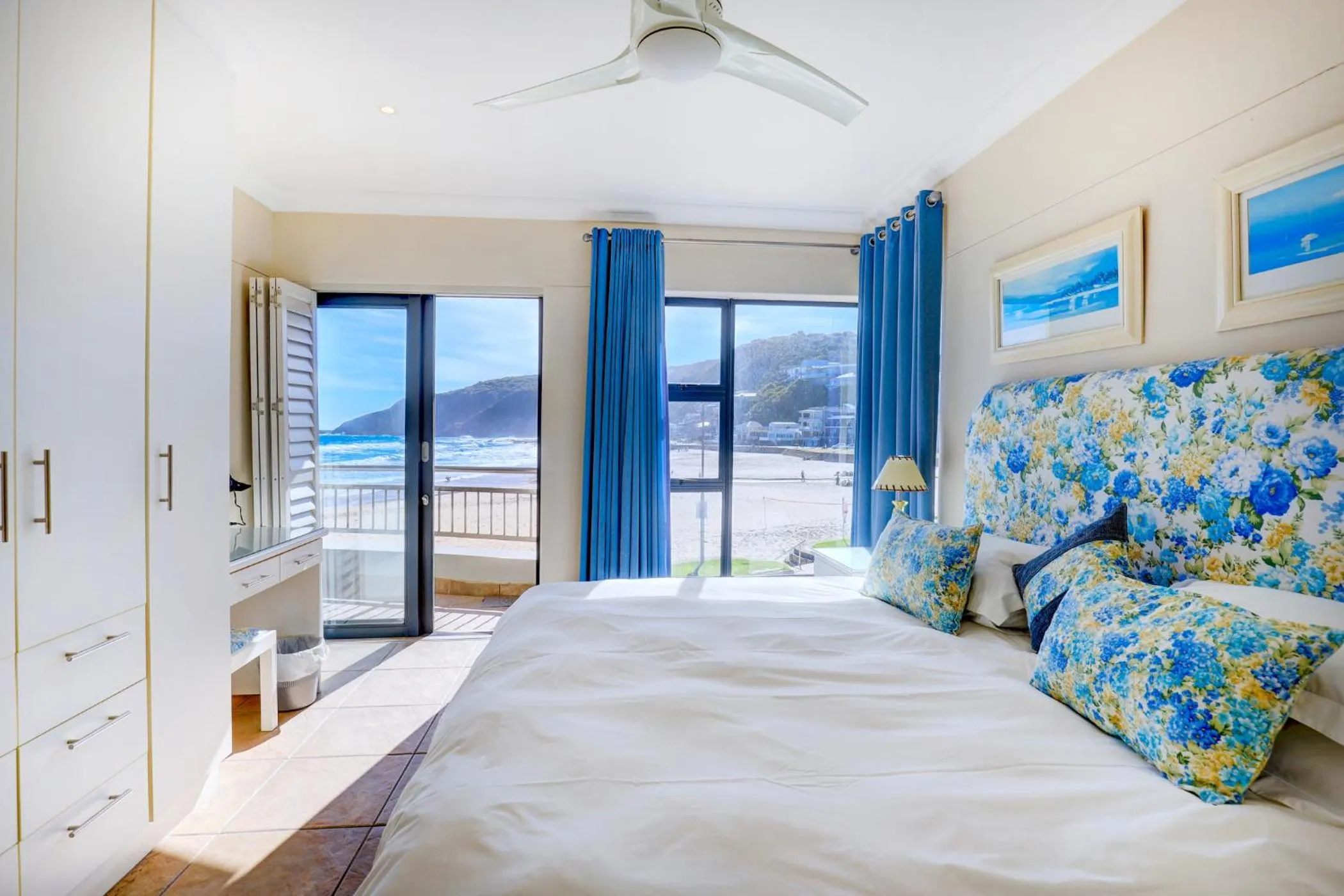 Bed in Makarios on Sea