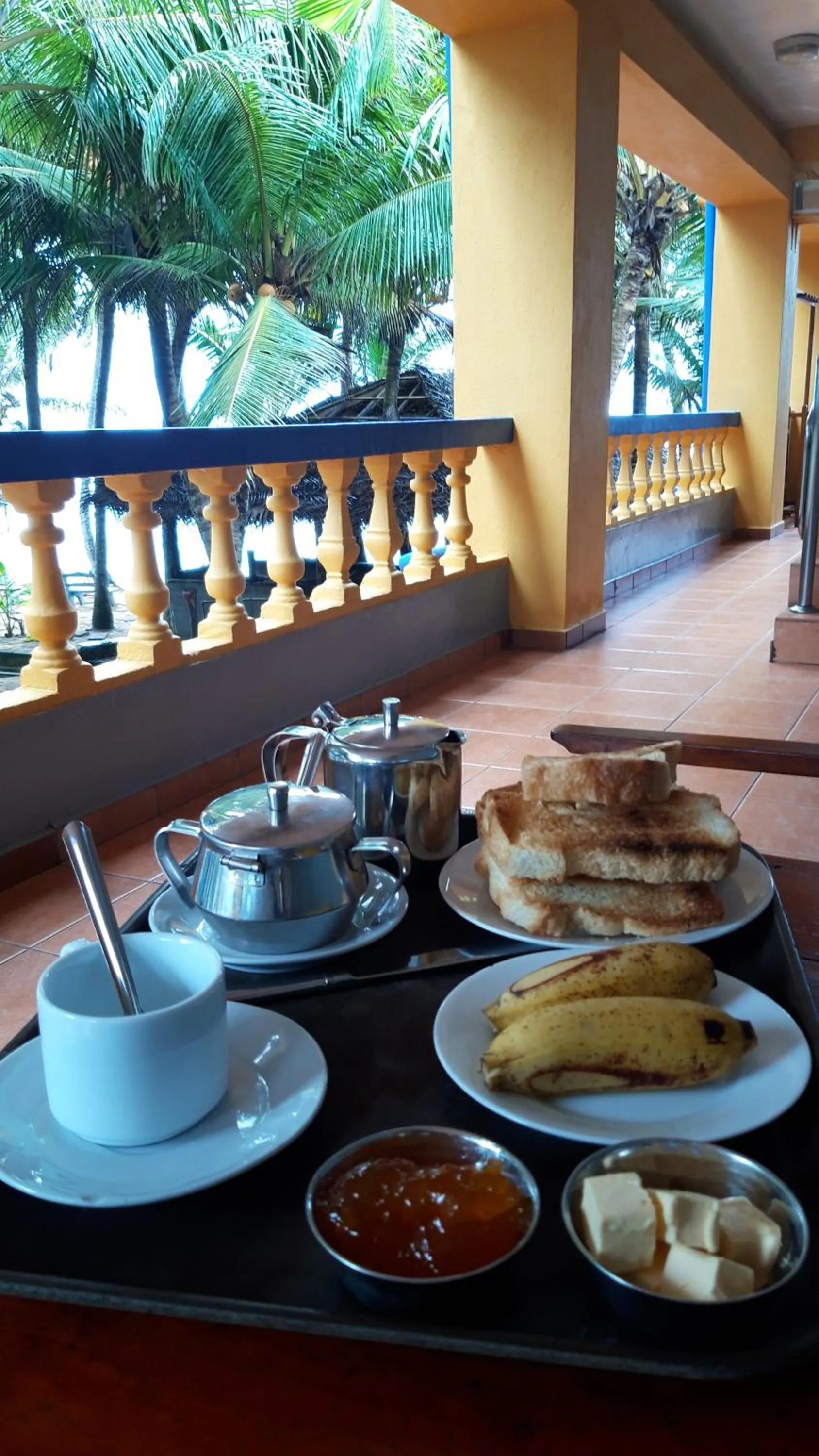 Food and drinks in New Imperial Hotel