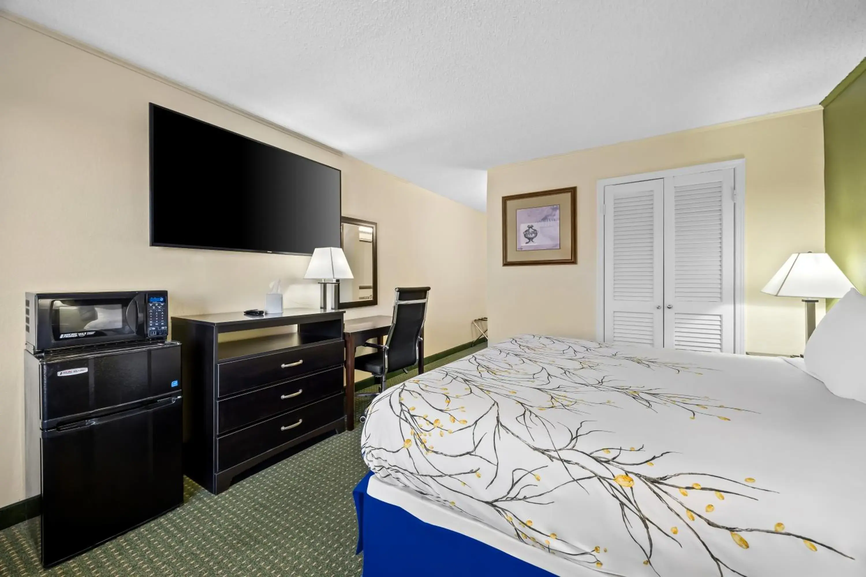 Bed in America's Best Value Inn-Columbia Bed in America's Best Value Inn-Columbia