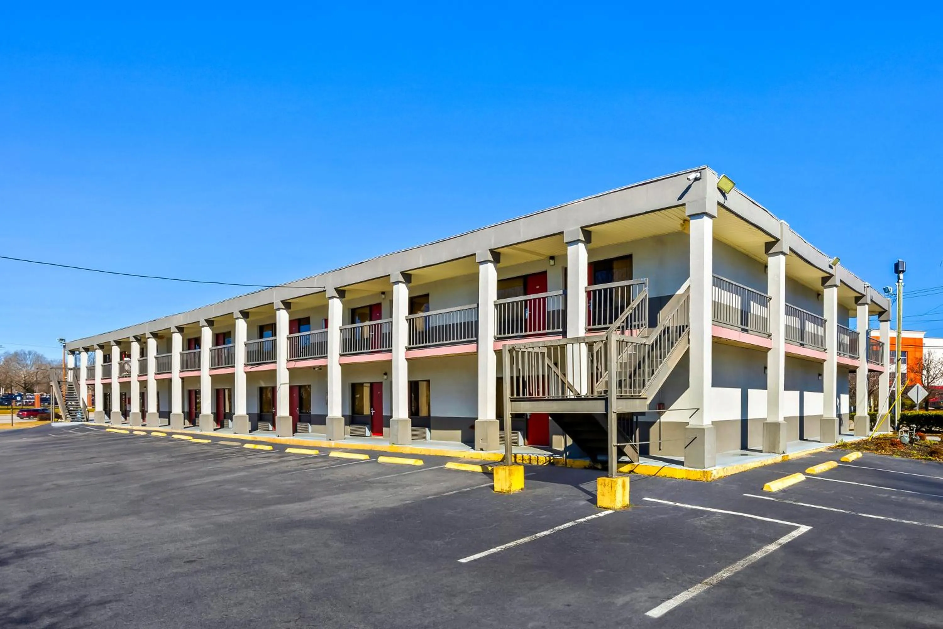 Property building in America's Best Value Inn-Columbia
