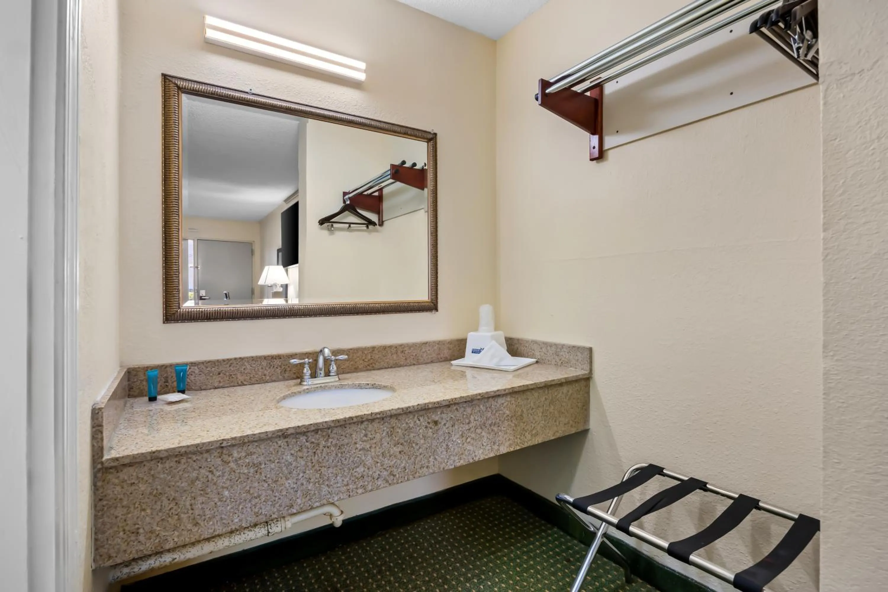 Bathroom in America's Best Value Inn-Columbia