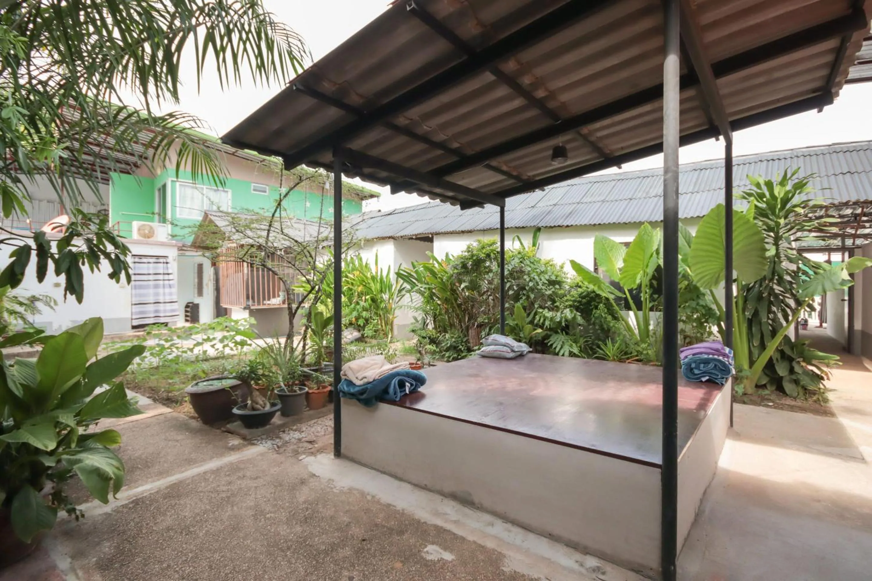 Garden in OYO 1163 Eden Hostel