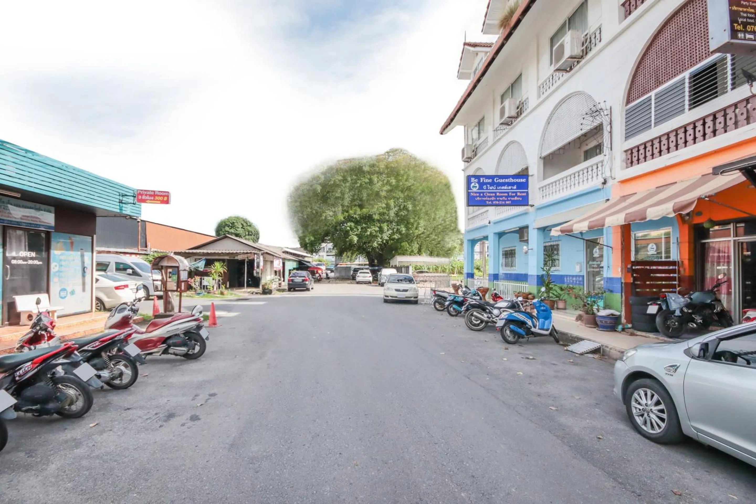 Facade/entrance in OYO 1163 Eden Hostel
