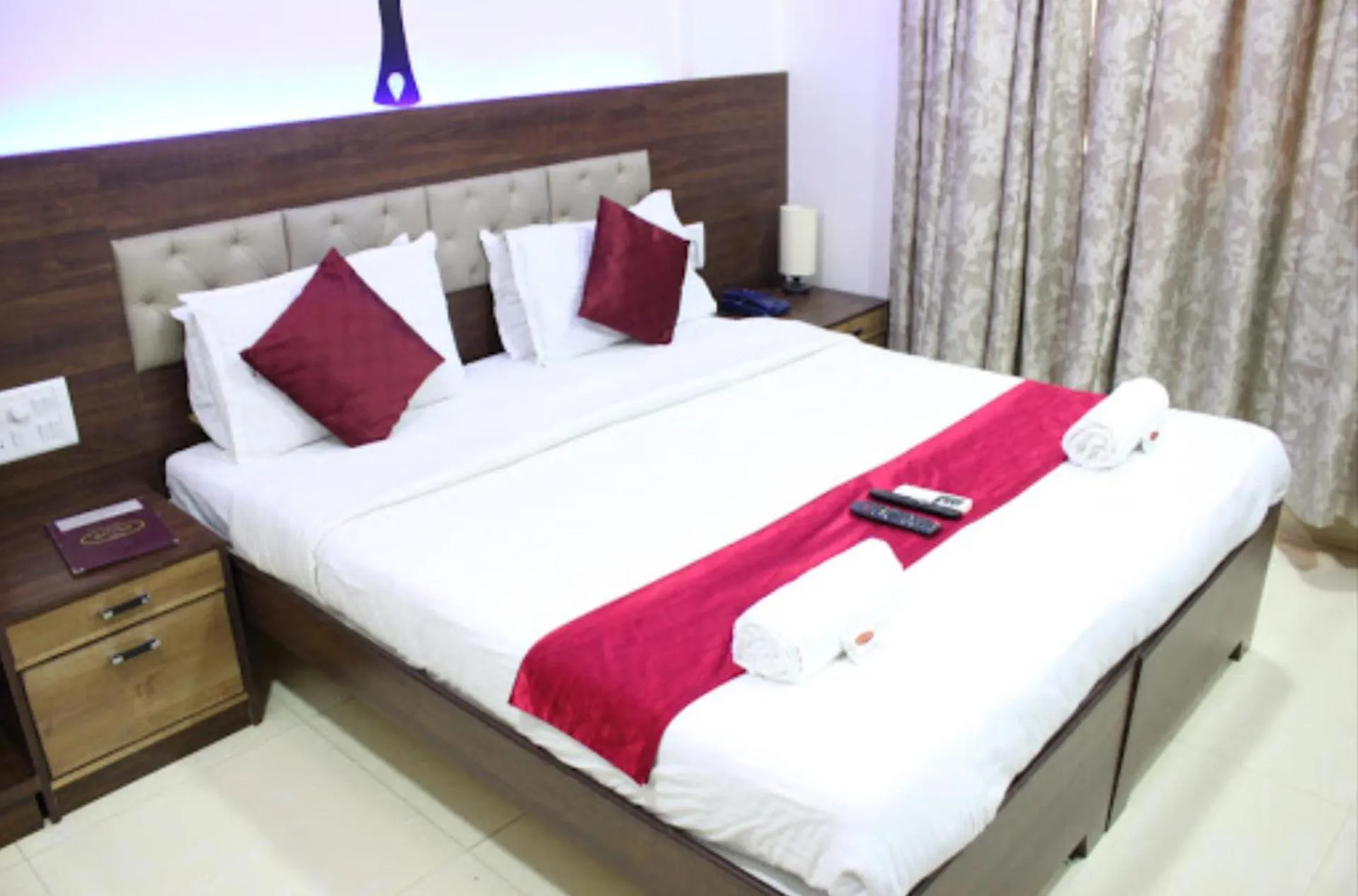 Photo of the whole room, Bed in Hotel Shelter Palace