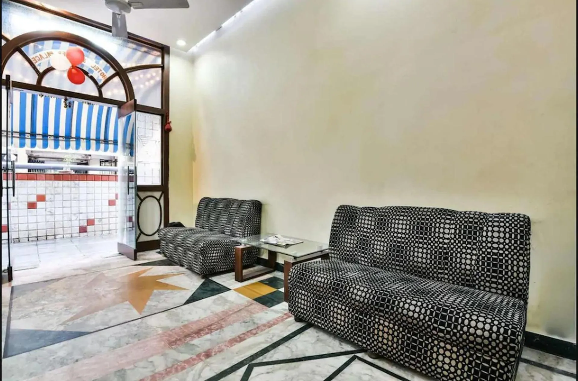 Seating area in Hotel Shelter Palace