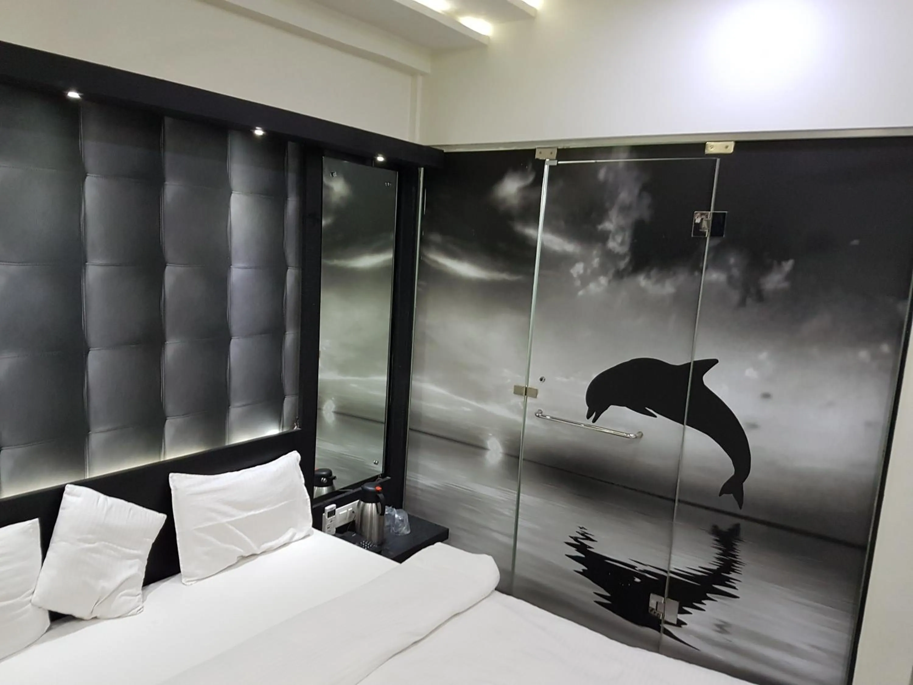 Other, Bed in Hotel Paramount Inn