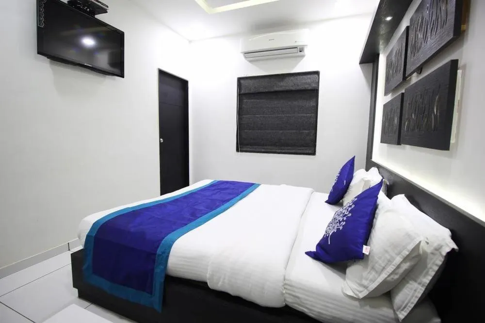 Other, Bed in Hotel Paramount Inn