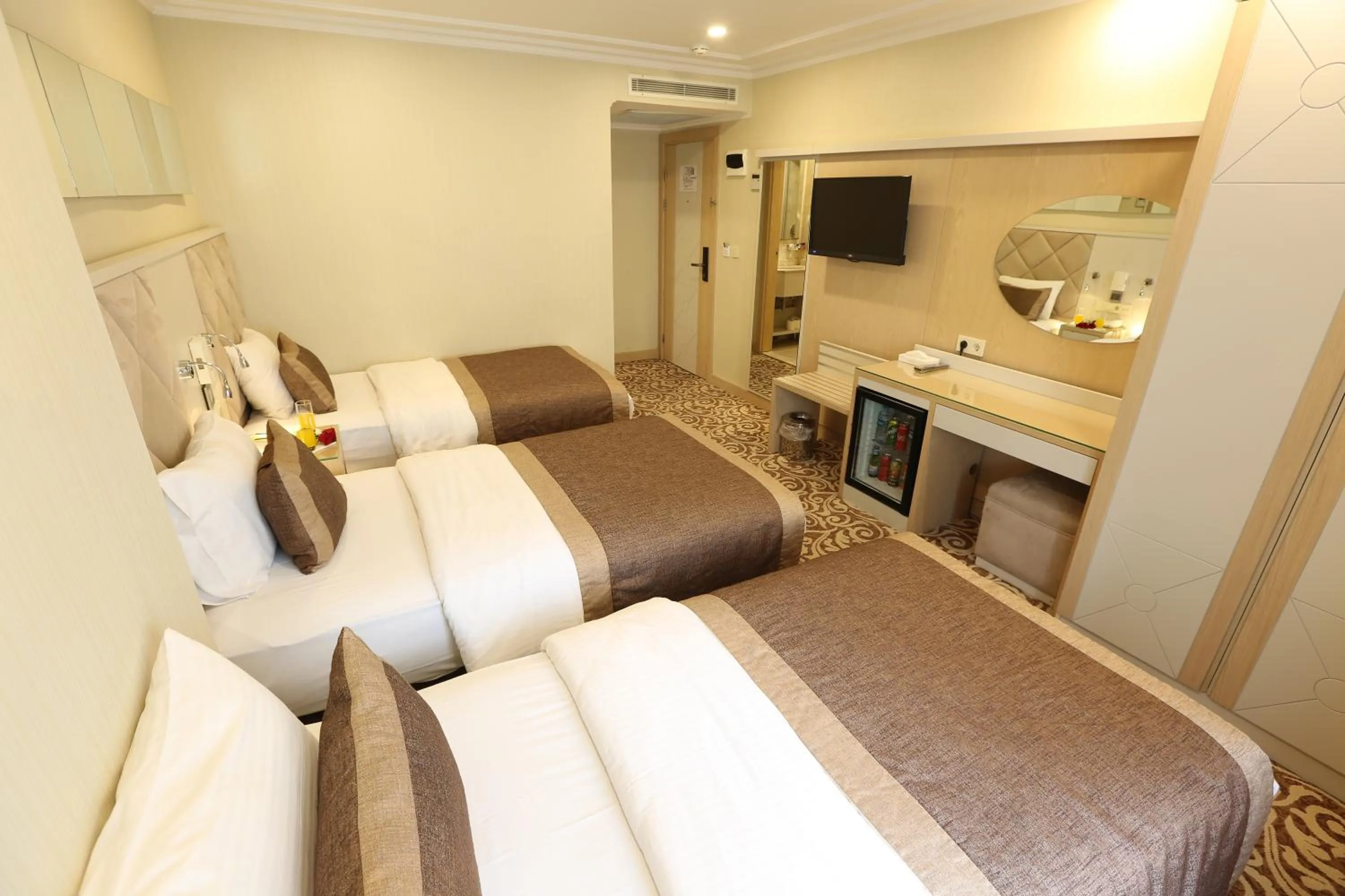 Photo of the whole room in Alpinn Hotel Istanbul