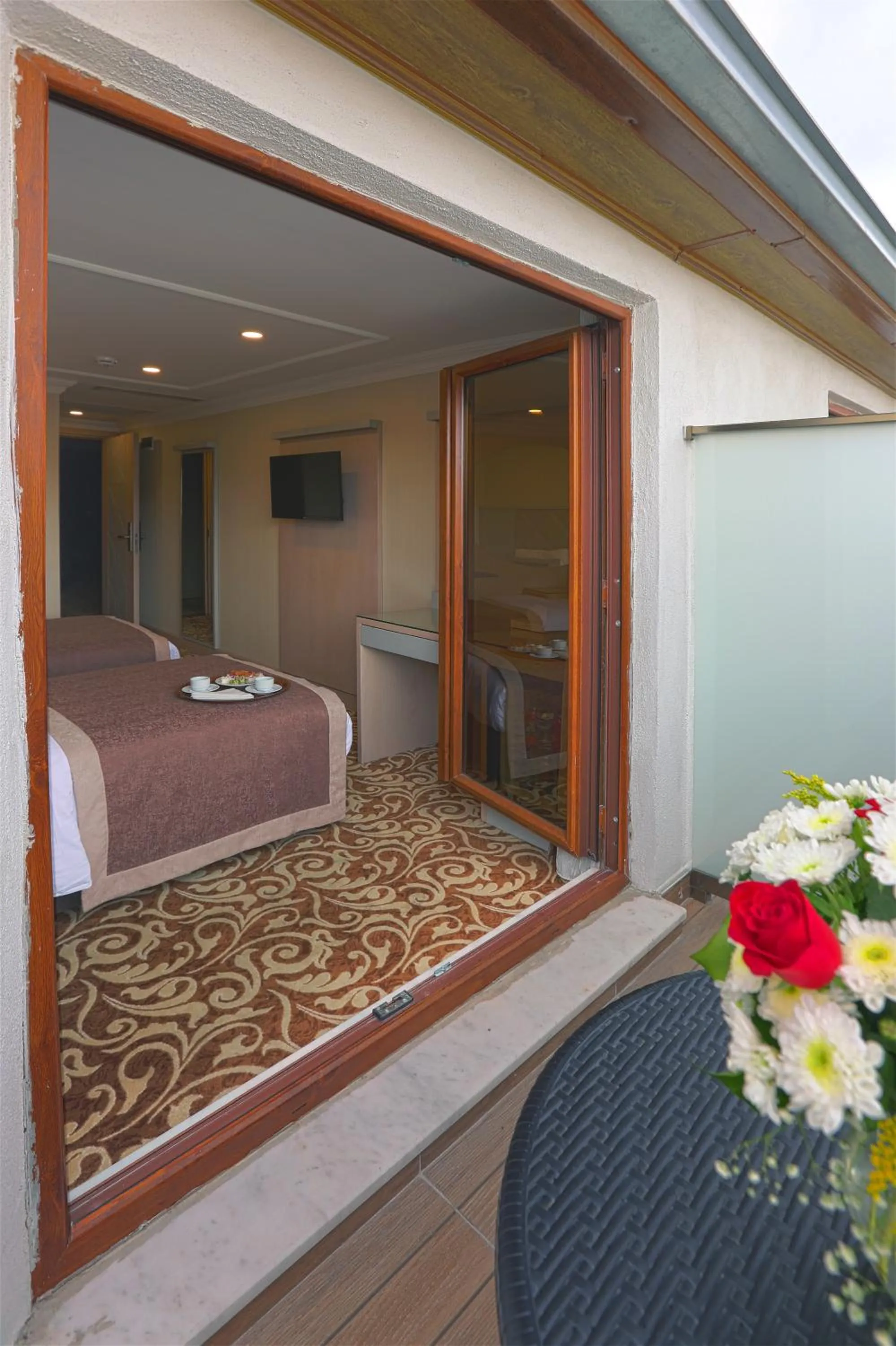 Balcony/Terrace, Bed in Alpinn Hotel Istanbul