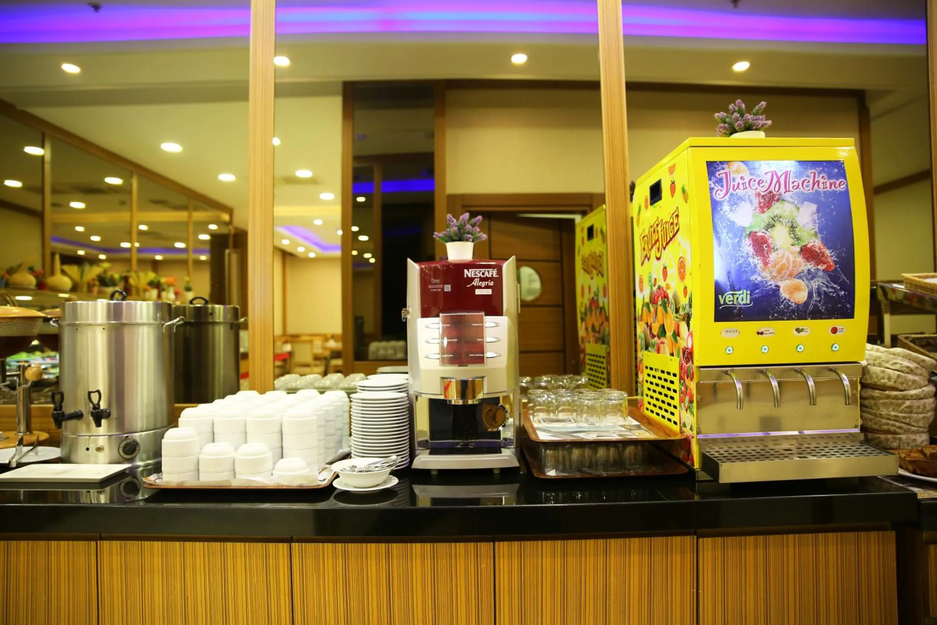 Breakfast in Alpinn Hotel Istanbul