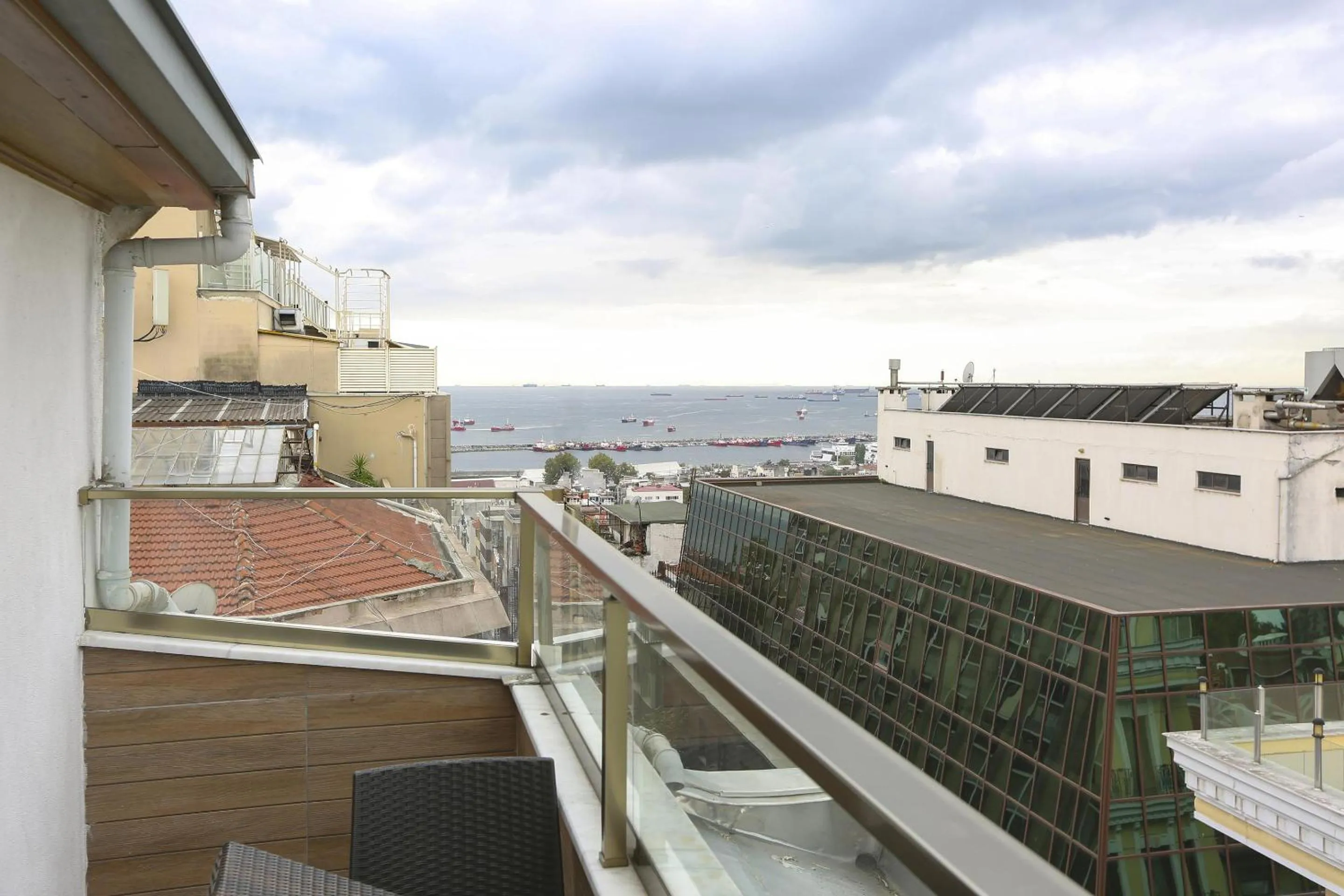 Balcony/Terrace in Alpinn Hotel Istanbul