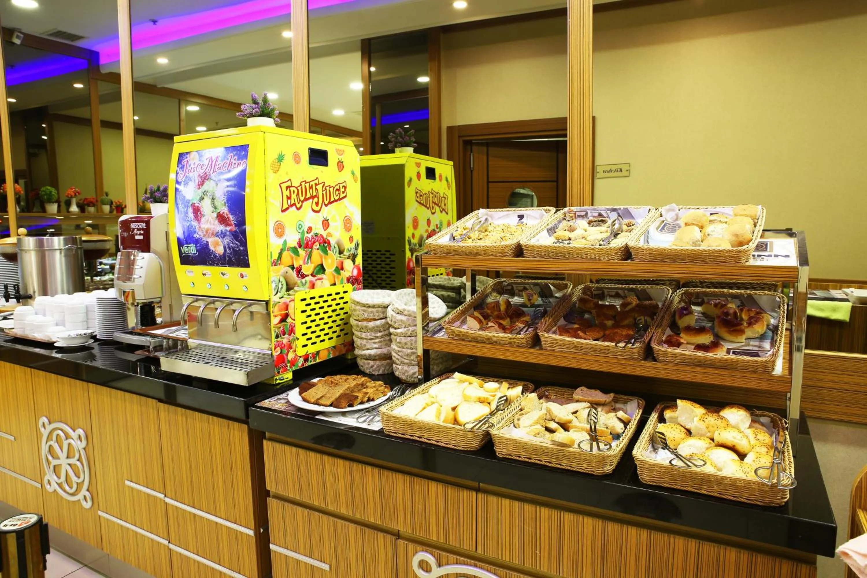 Food in Alpinn Hotel Istanbul