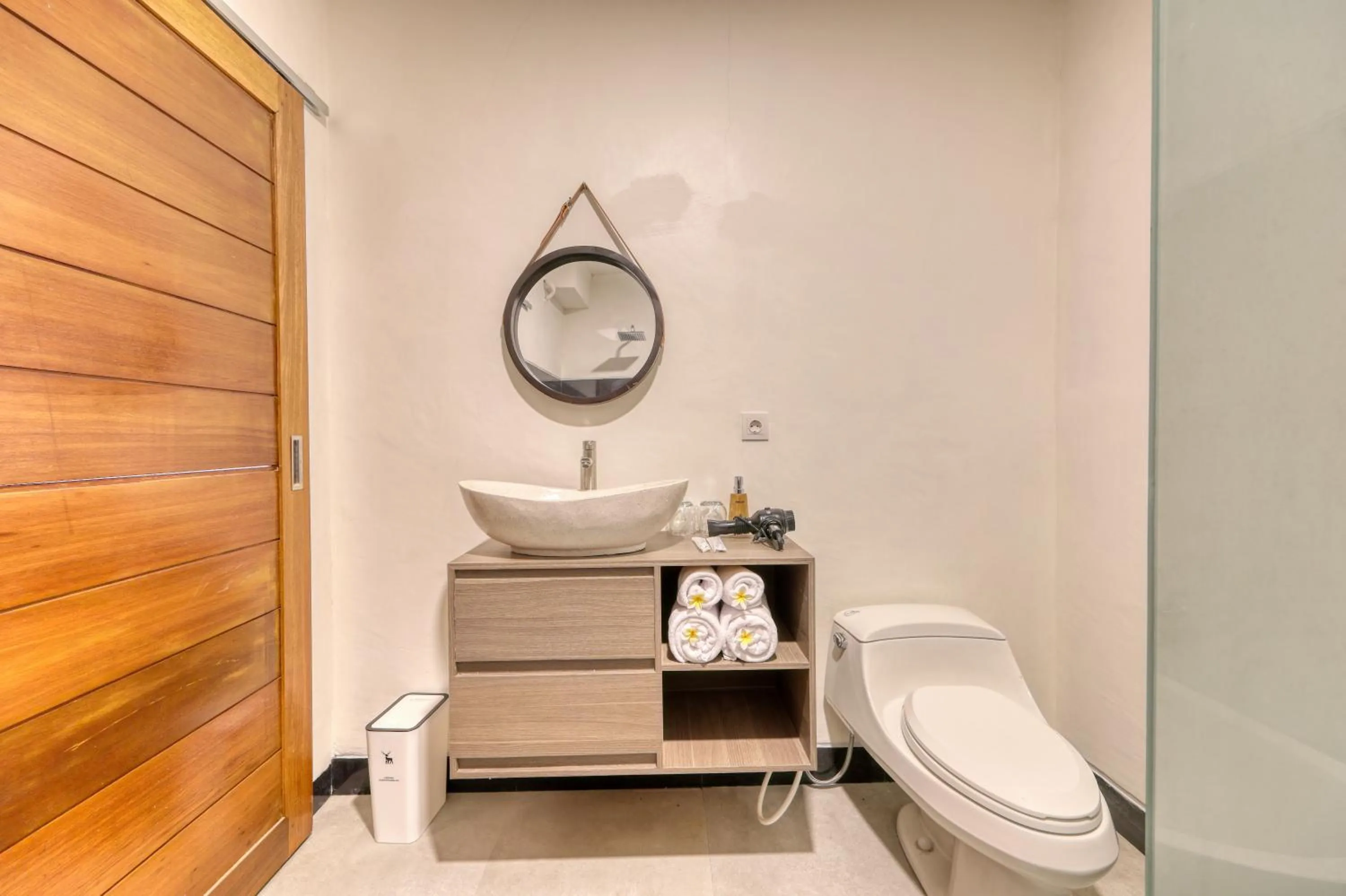 Bathroom in Kelingking Parama Resort