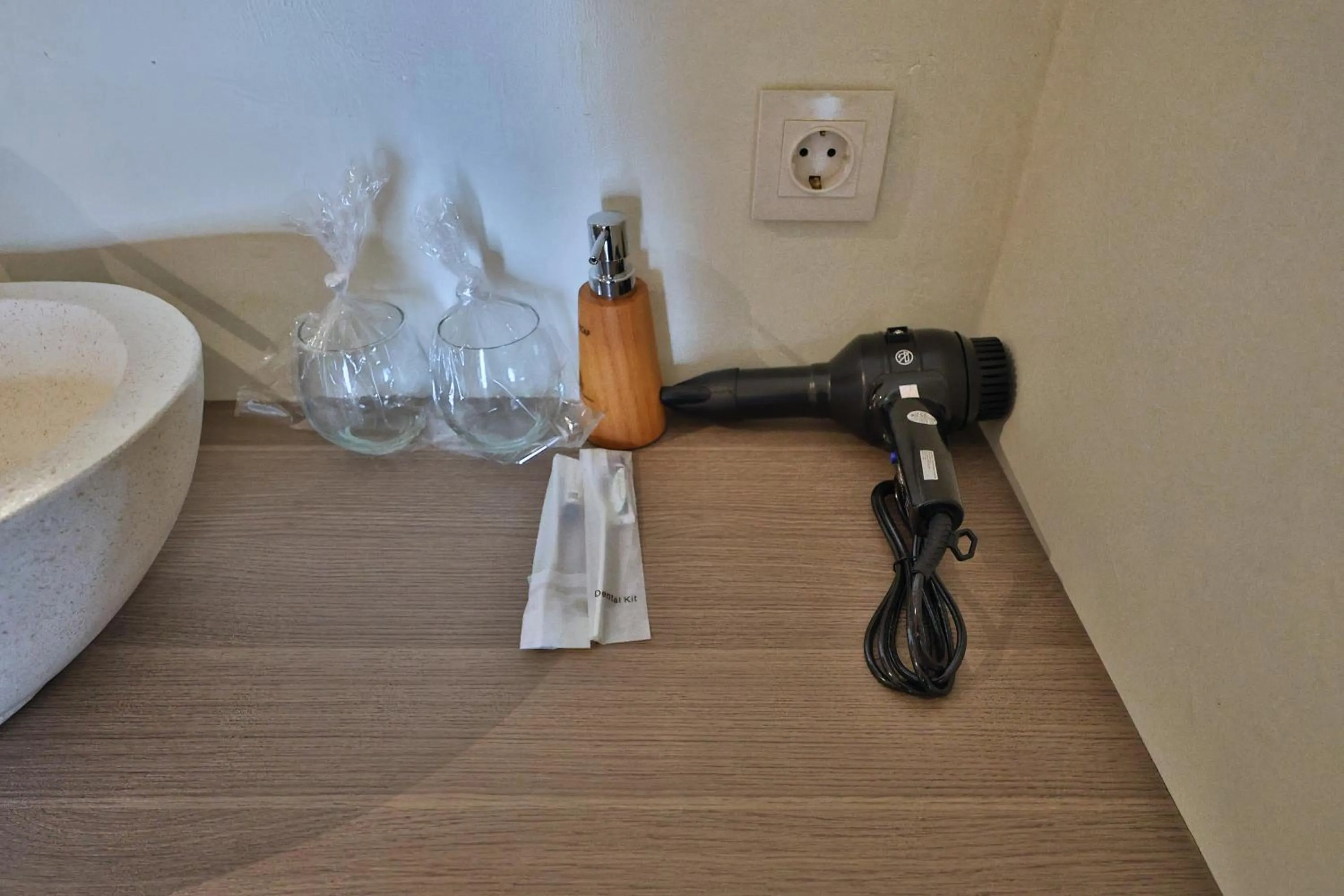 hair dryier in Kelingking Parama Resort