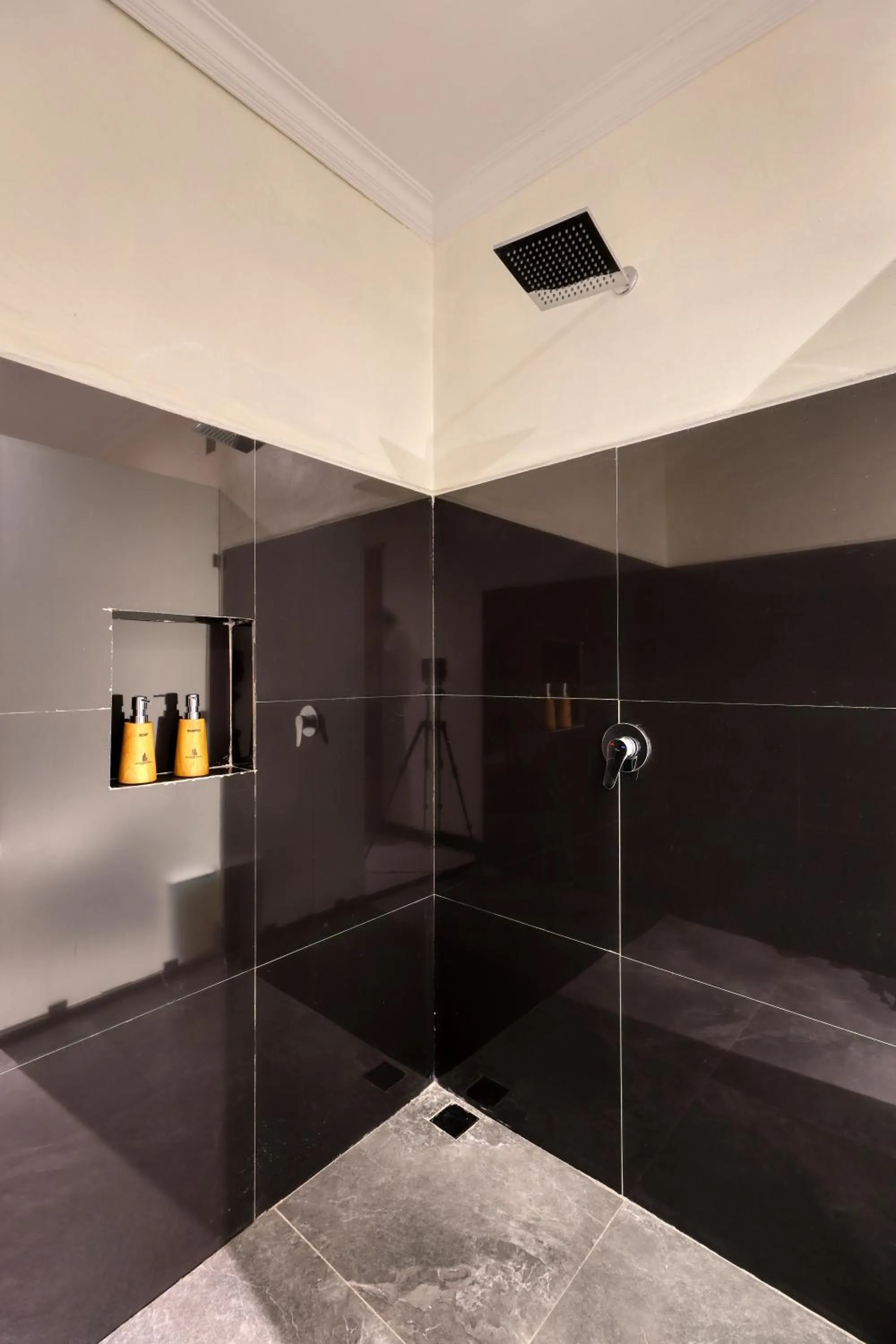 Bathroom in Kelingking Parama Resort