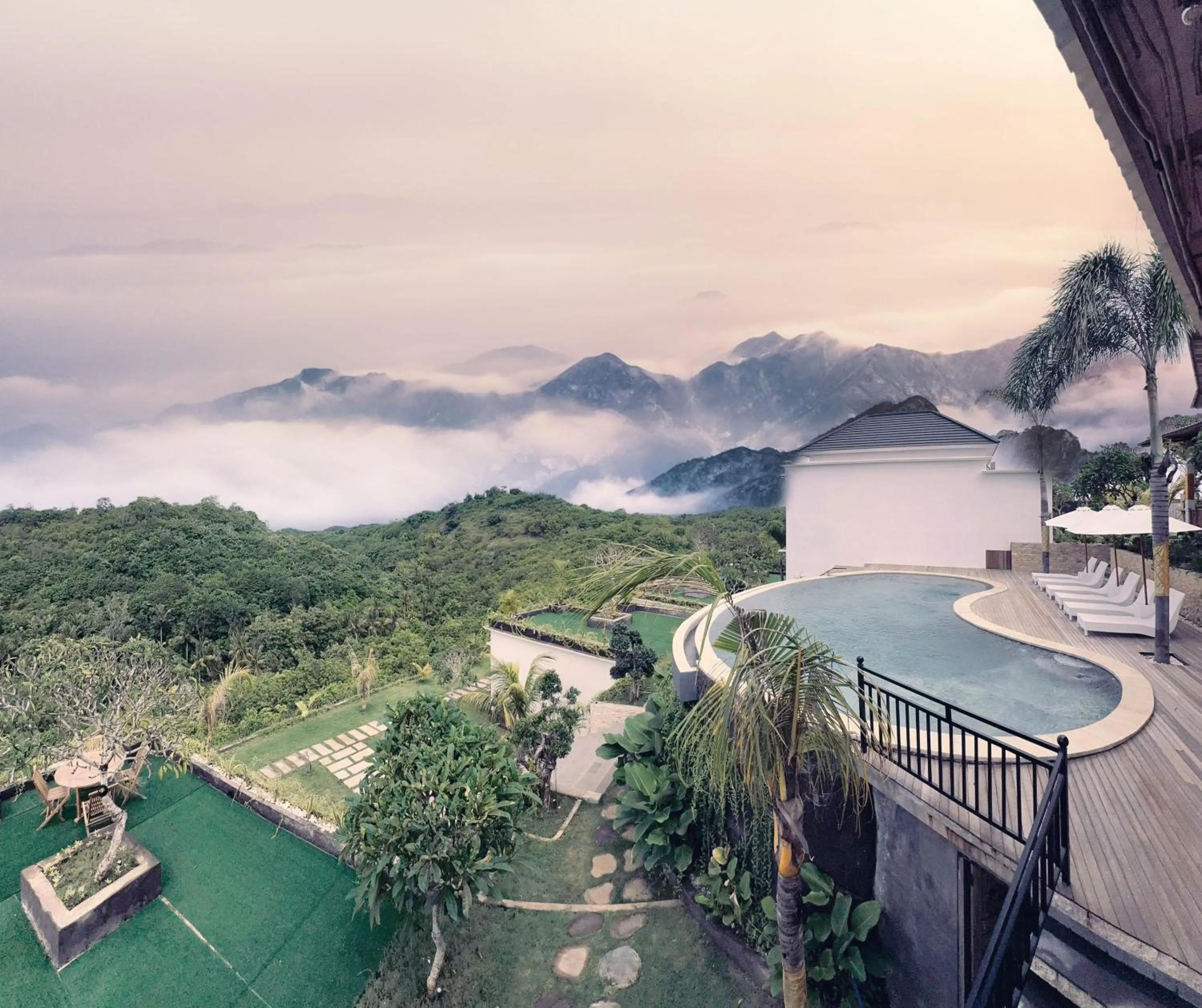 Property building in Kelingking Parama Resort