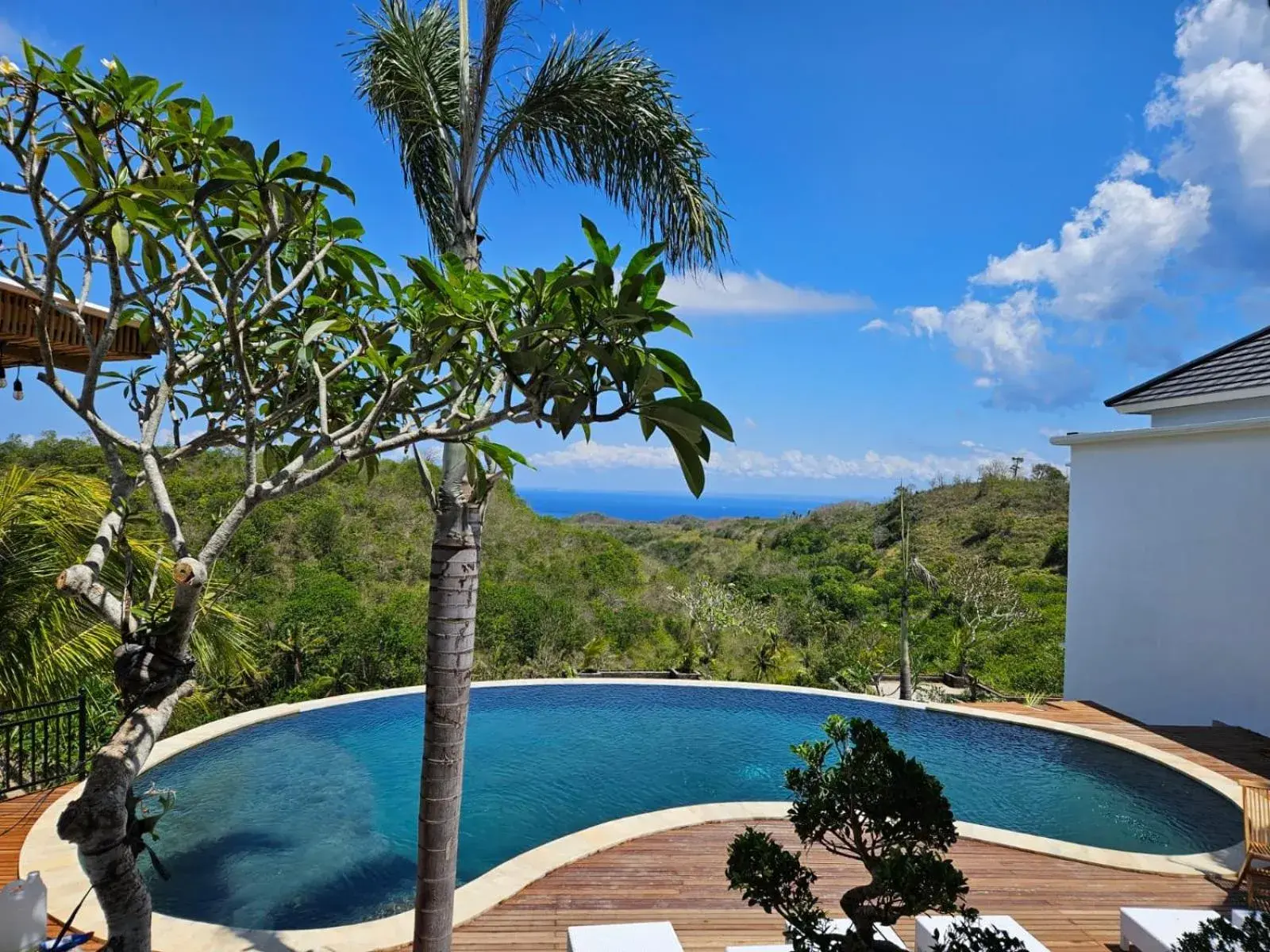 Swimming pool in Kelingking Parama Resort Swimming pool in Kelingking Parama Resort