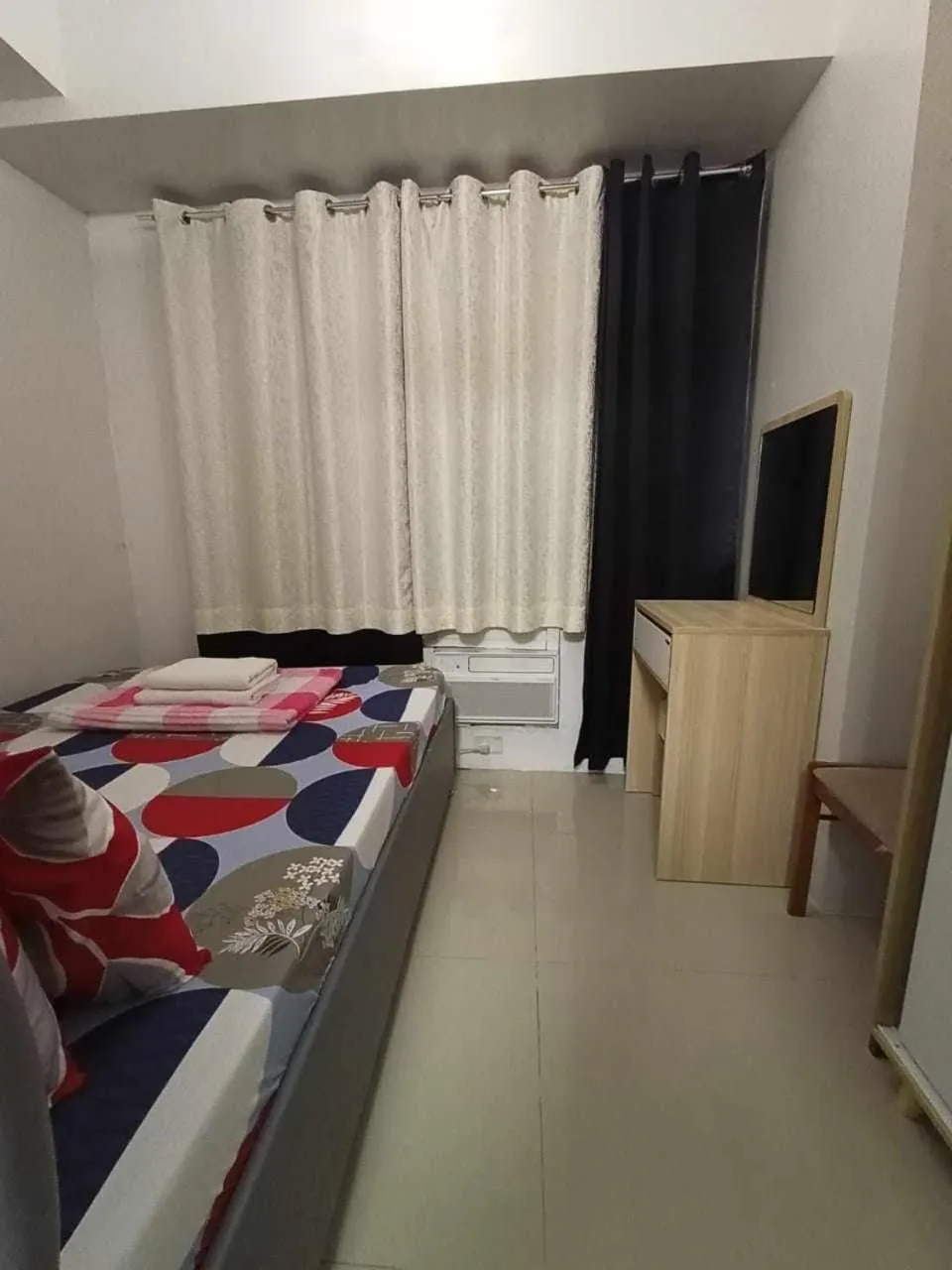 Bed in Sea Residences Staycation MOA Pasay