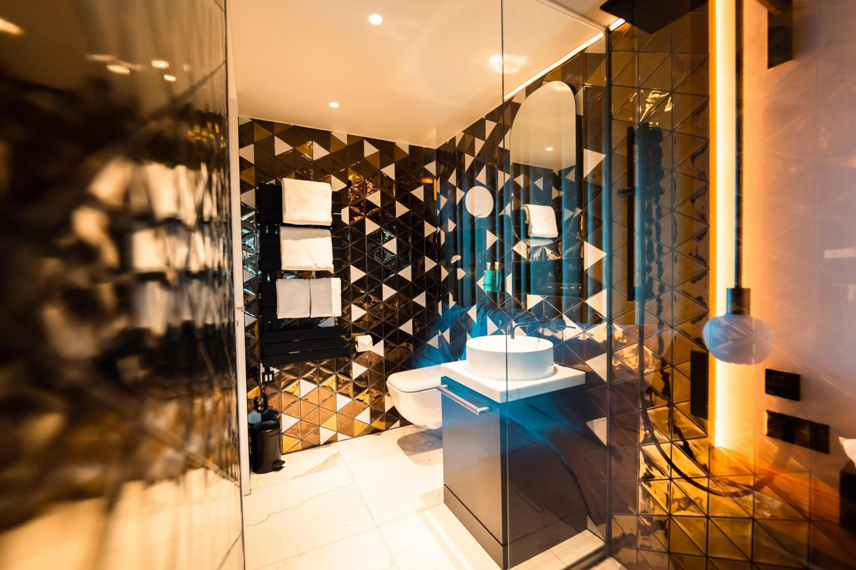 Shower in FIVE Zurich - Luxury City Resort