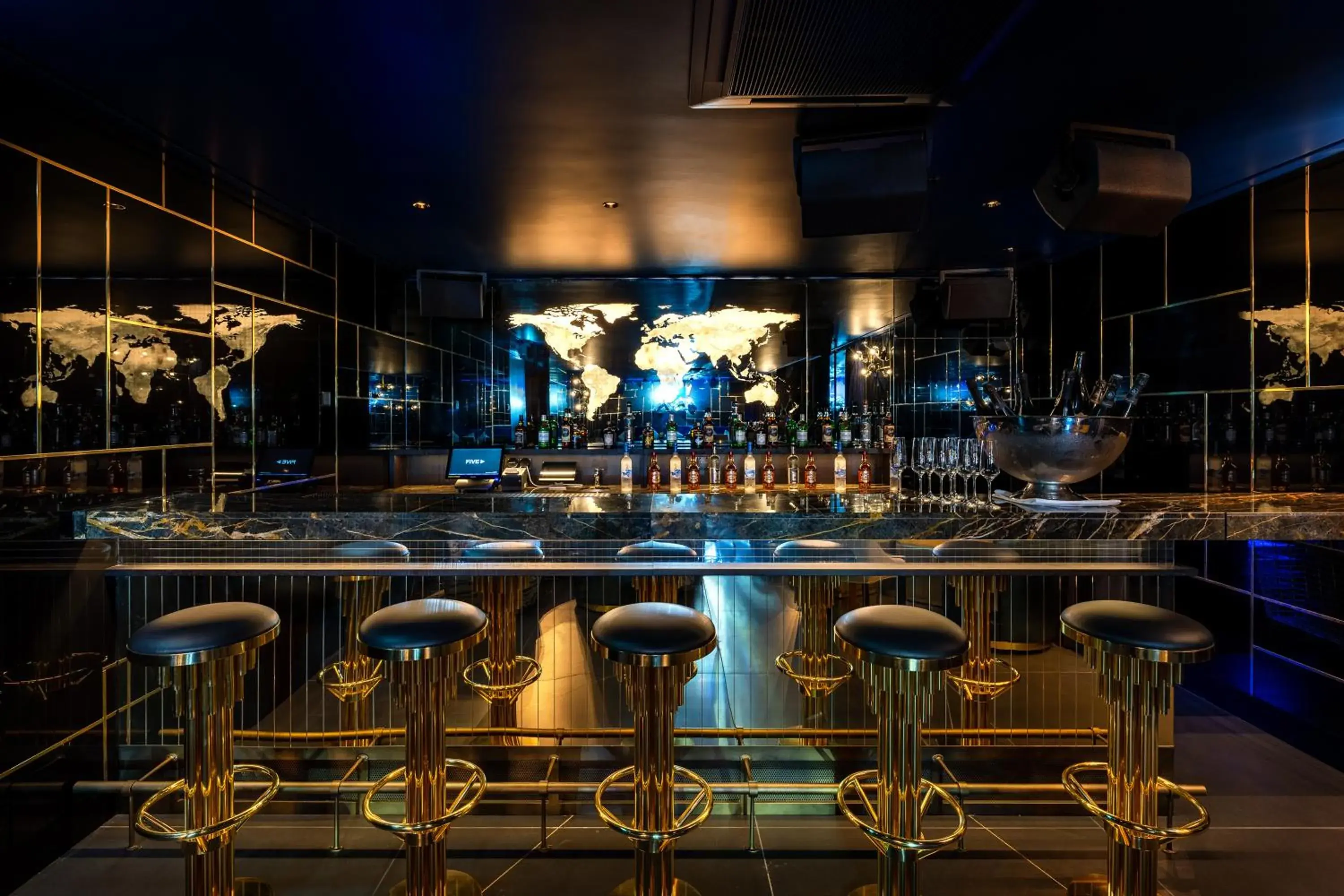 Restaurant/places to eat in FIVE Zurich - Luxury City Resort Restaurant/places to eat in FIVE Zurich - Luxury City Resort
