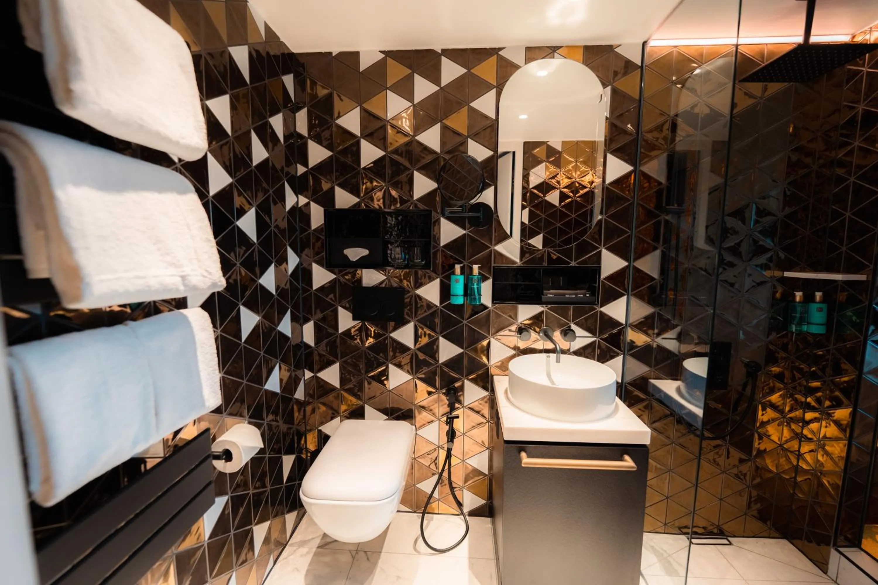 Shower in FIVE Zurich - Luxury City Resort