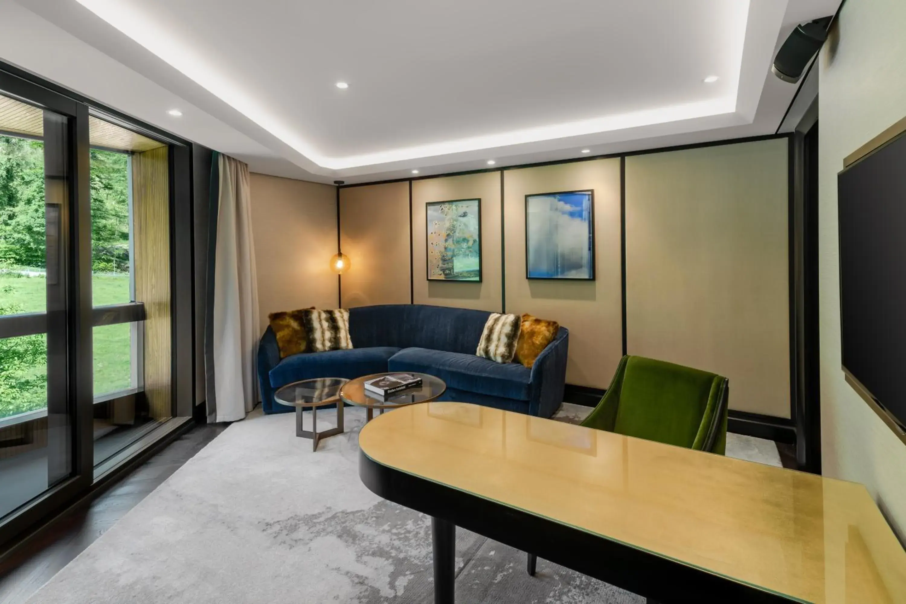 Master Suite w/Balcony in FIVE Zurich - Luxury City Resort Master Suite w/Balcony in FIVE Zurich - Luxury City Resort