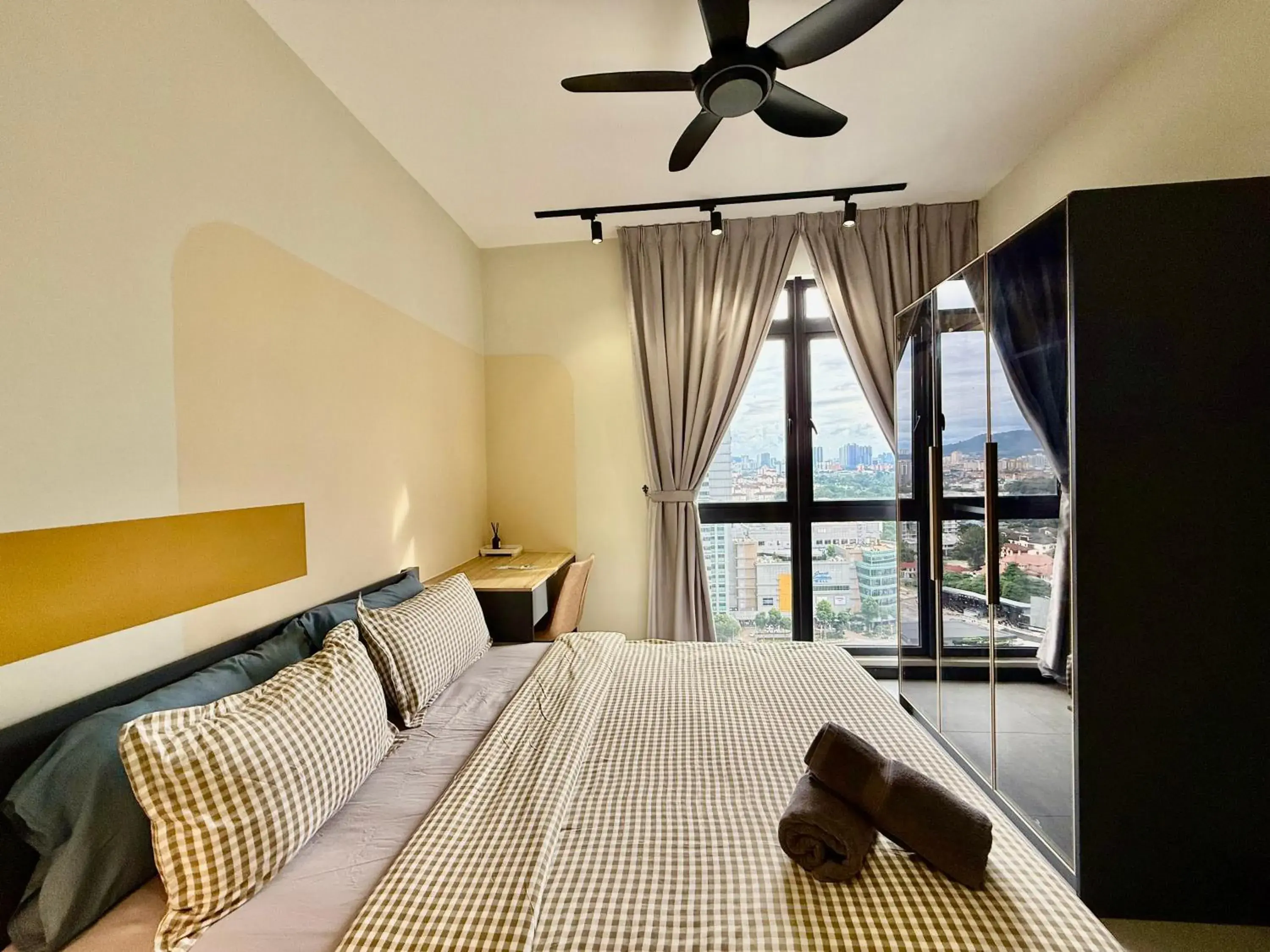 Bed in Neu Suites Service Apartment By Moonlight Bed in Neu Suites Service Apartment By Moonlight