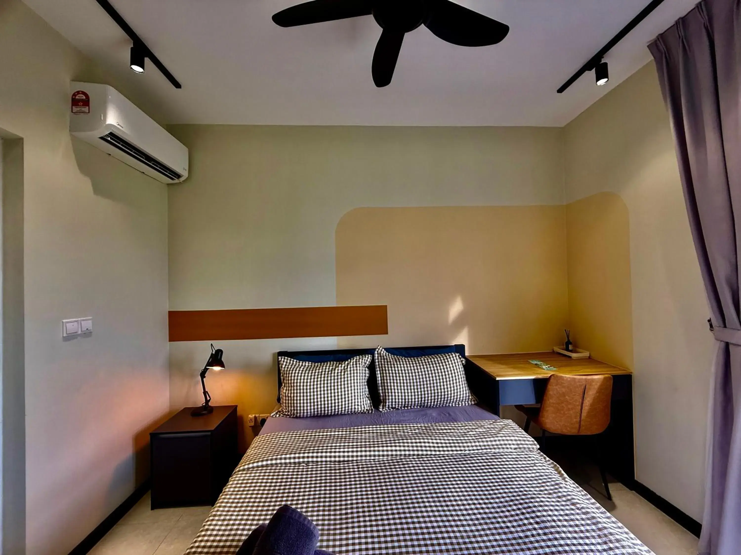 Bed in Neu Suites Service Apartment By Moonlight Bed in Neu Suites Service Apartment By Moonlight