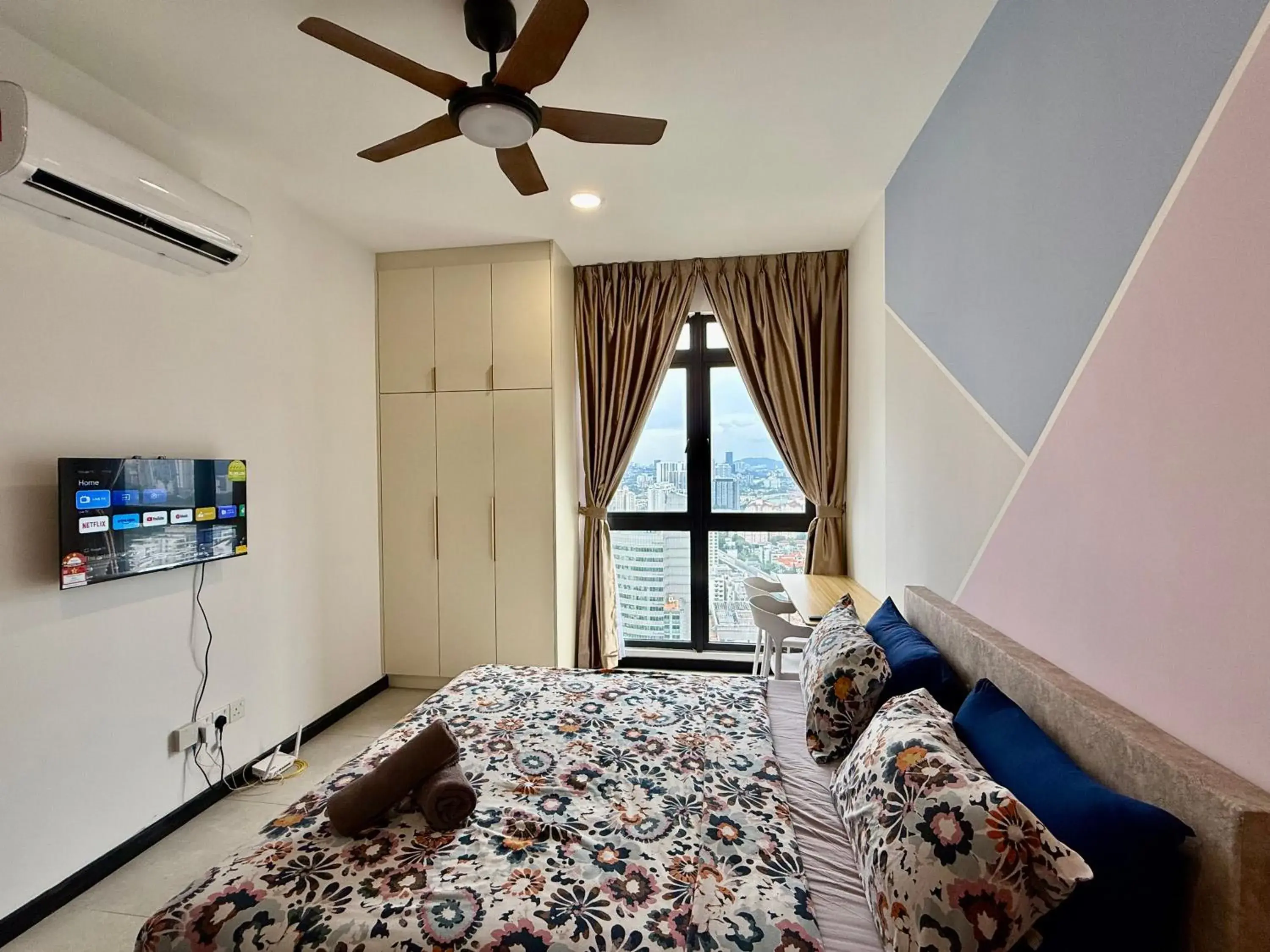 Bed in Neu Suites Service Apartment By Moonlight Bed in Neu Suites Service Apartment By Moonlight