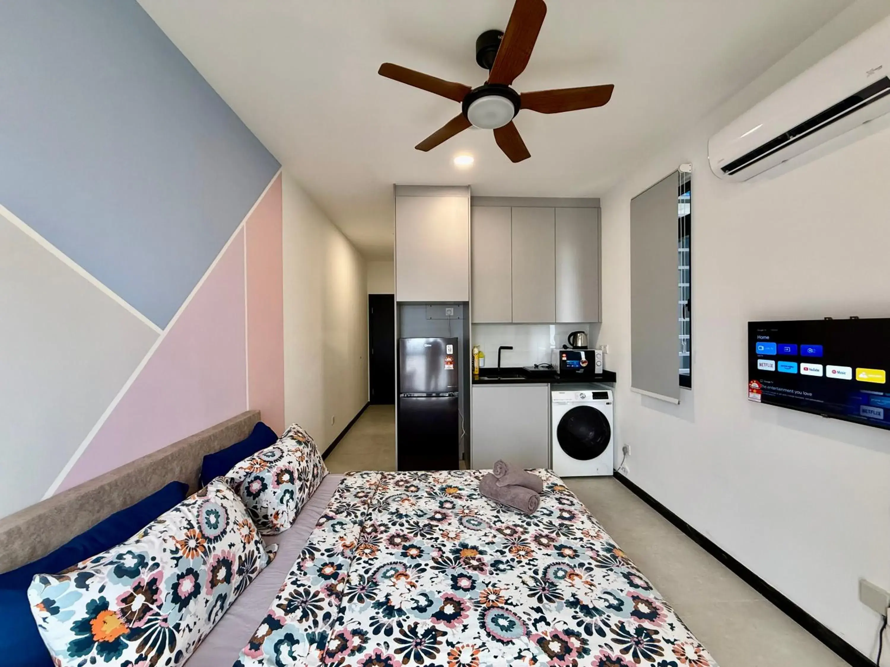 Bed in Neu Suites Service Apartment By Moonlight Bed in Neu Suites Service Apartment By Moonlight