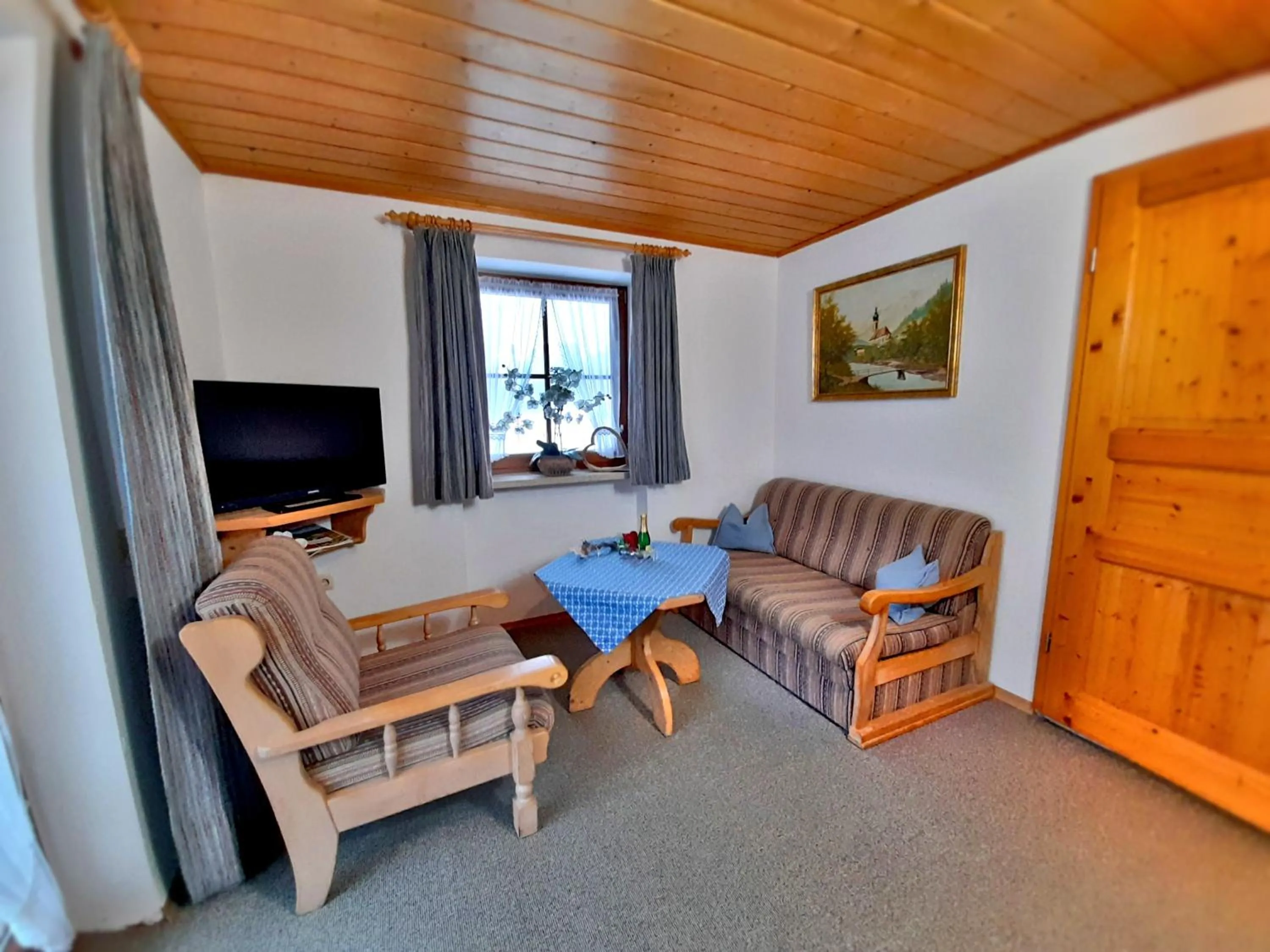 Photo of the whole room in Pension Loiplstüberl