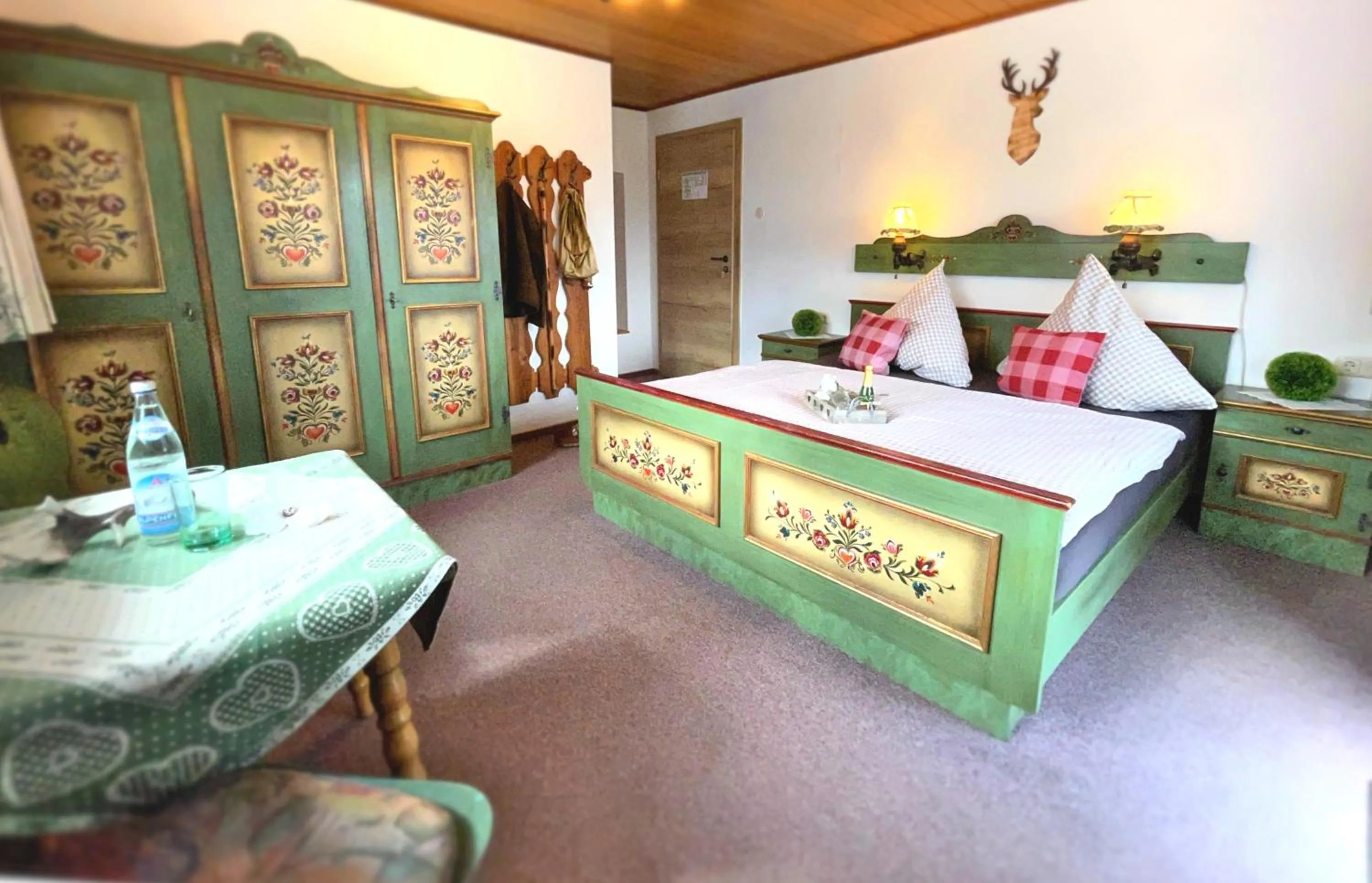 Photo of the whole room, Bed in Pension Loiplstüberl