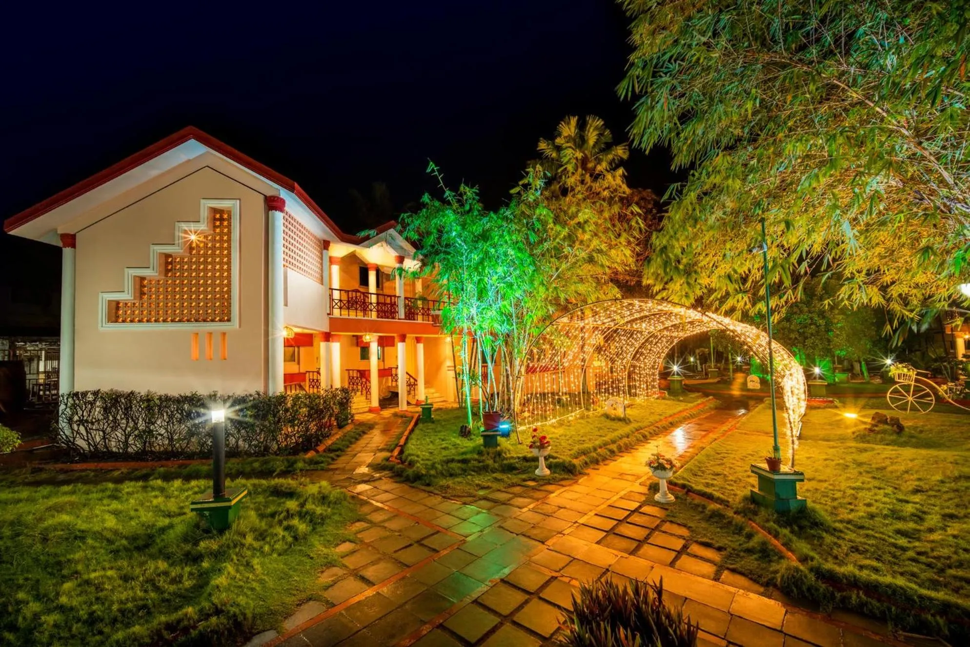 Property building in Hotel Sadhabishegam