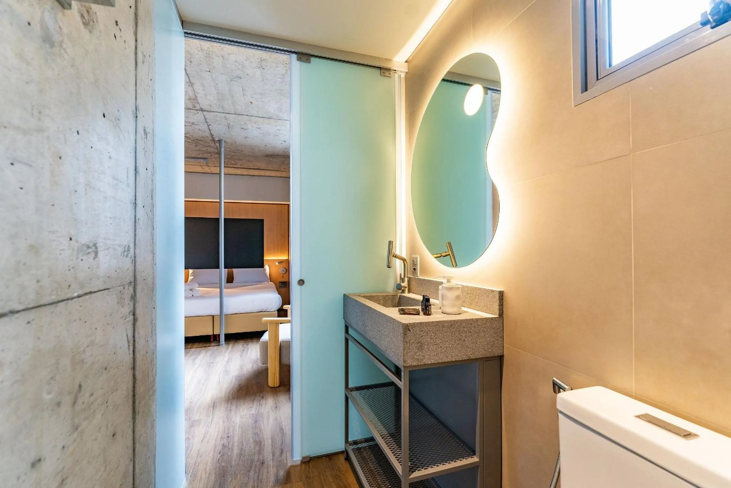 Bathroom, Bed in Linked Batel by Xtay - Experiencia moderna a passos do Hard Rock
