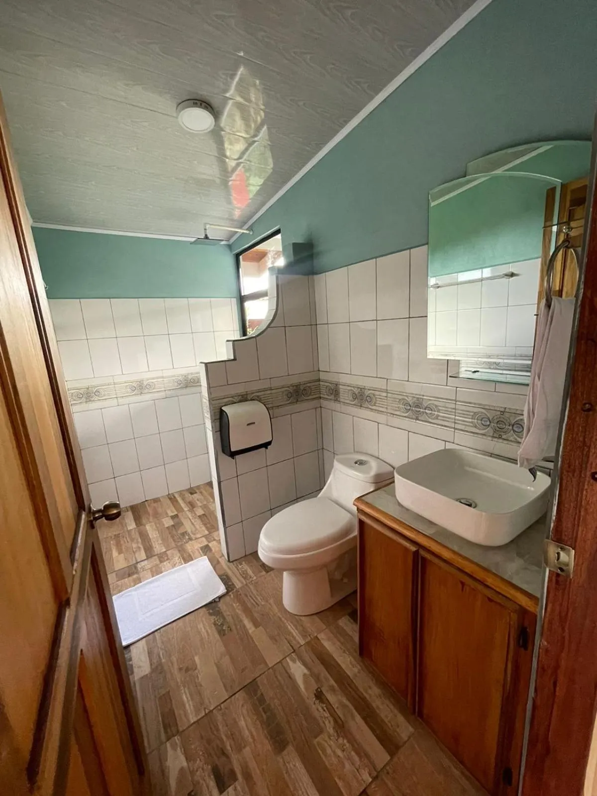 Shower in Cabinas La Catarata