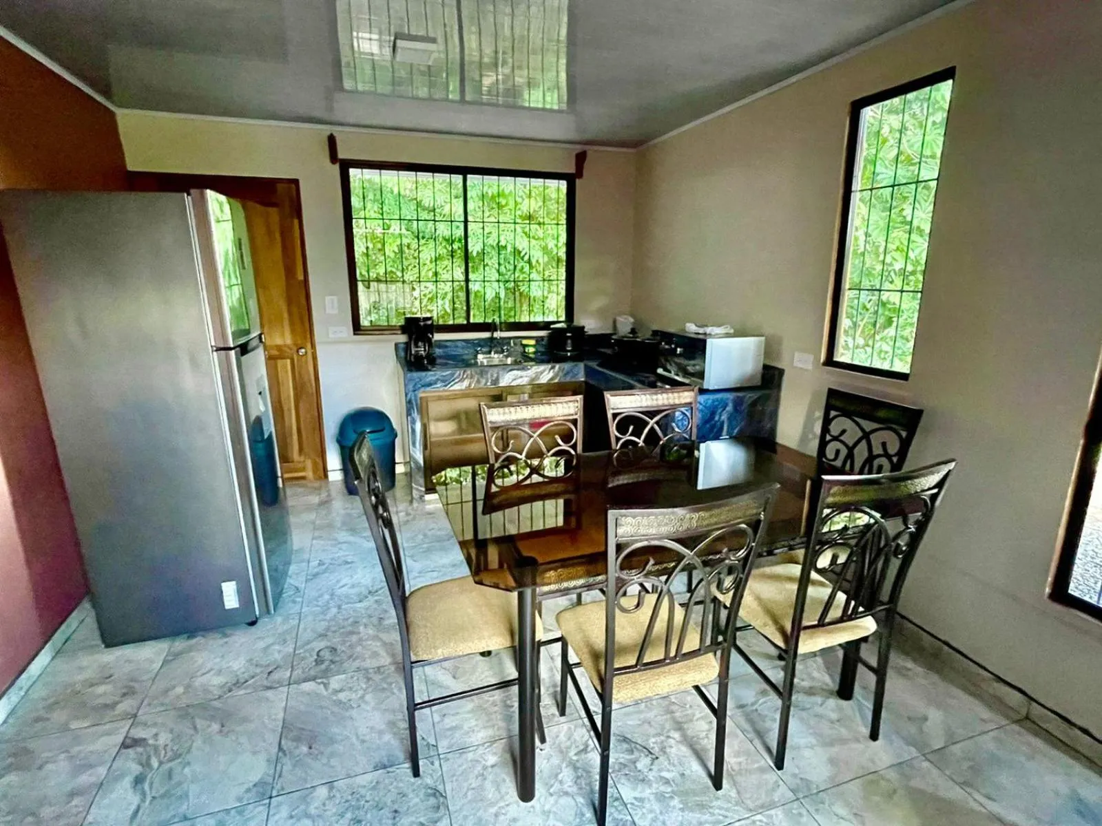 Kitchen or kitchenette in Cabinas La Catarata