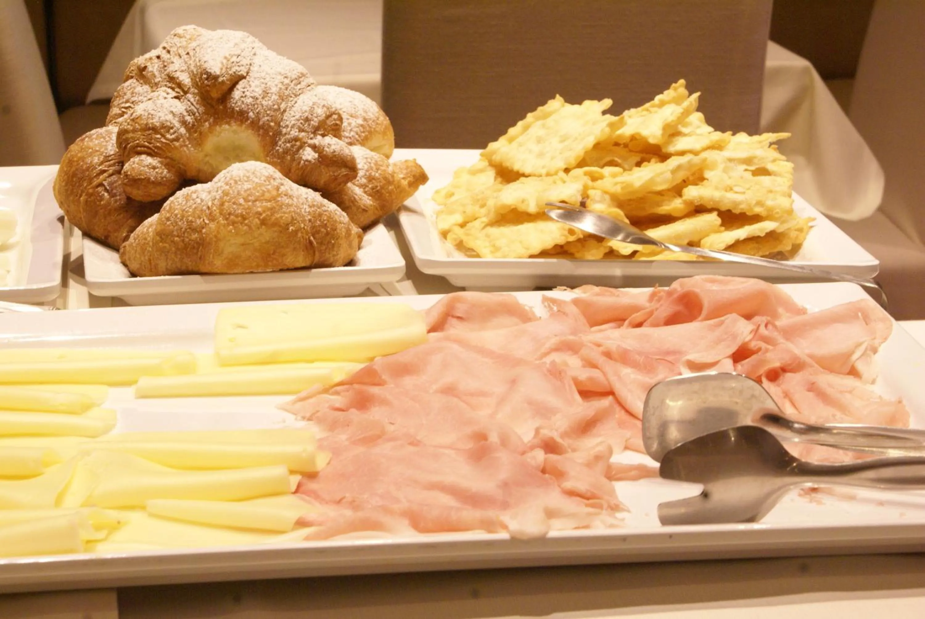 Food in Golden Park Resort