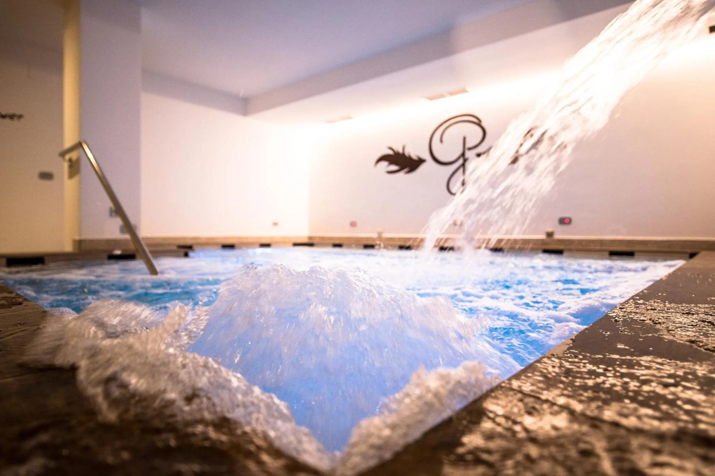 Hot Tub in Golden Park Resort