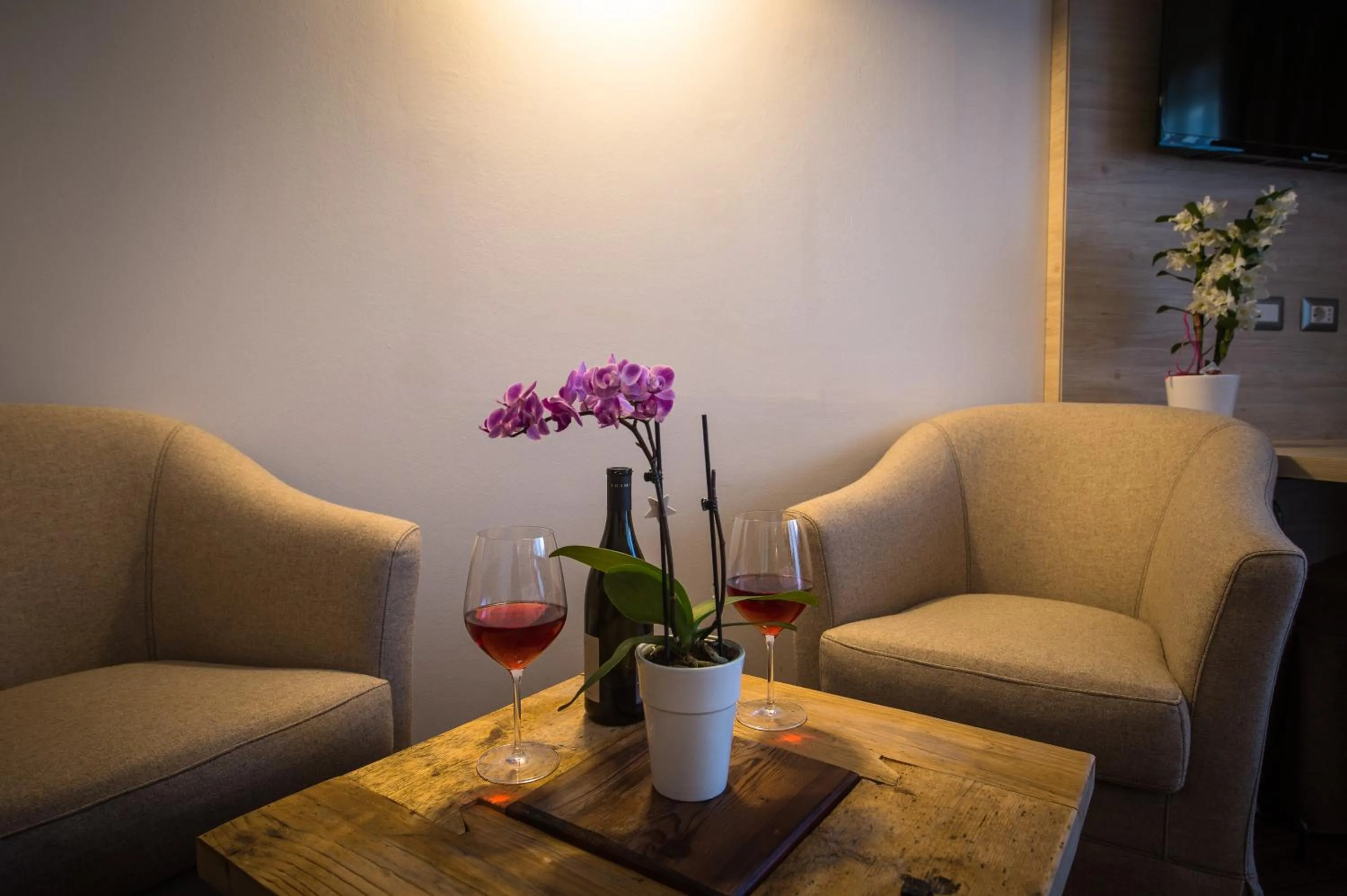 Seating area in Golden Park Resort