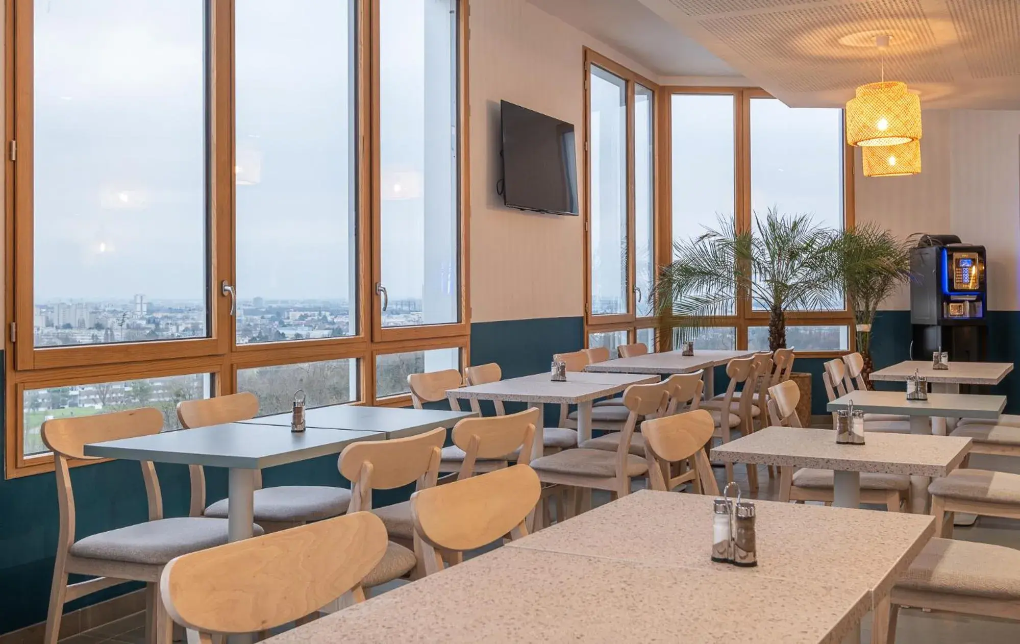 Breakfast in The Originals Résidence Paris Sud Villejuif Breakfast in The Originals Résidence Paris Sud Villejuif