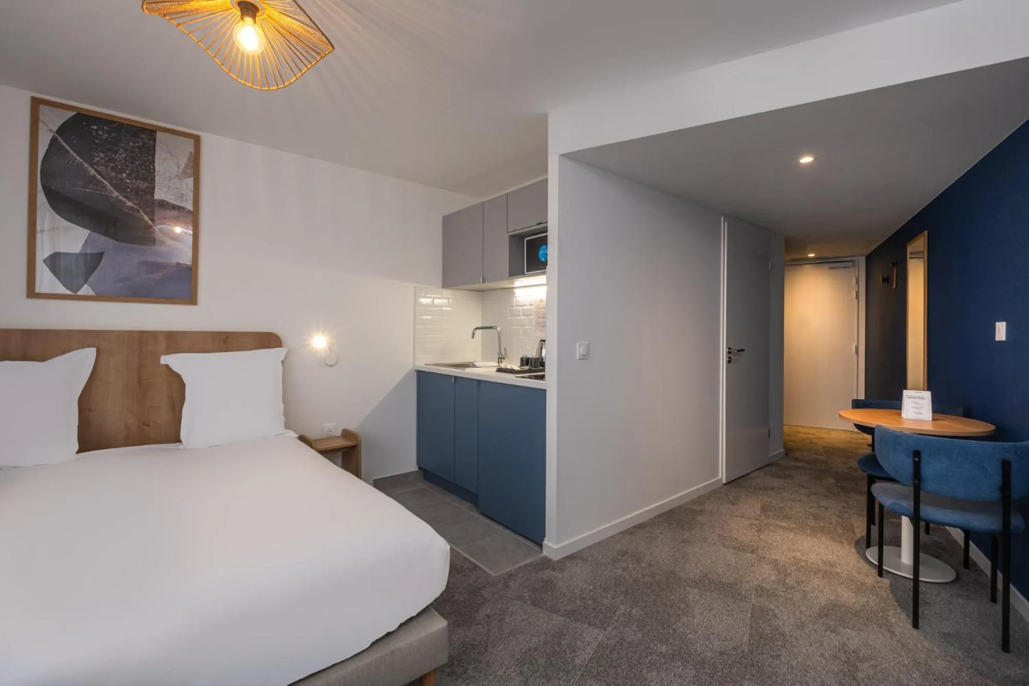 Photo of the whole room, Bed in The Originals Résidence Paris Sud Villejuif