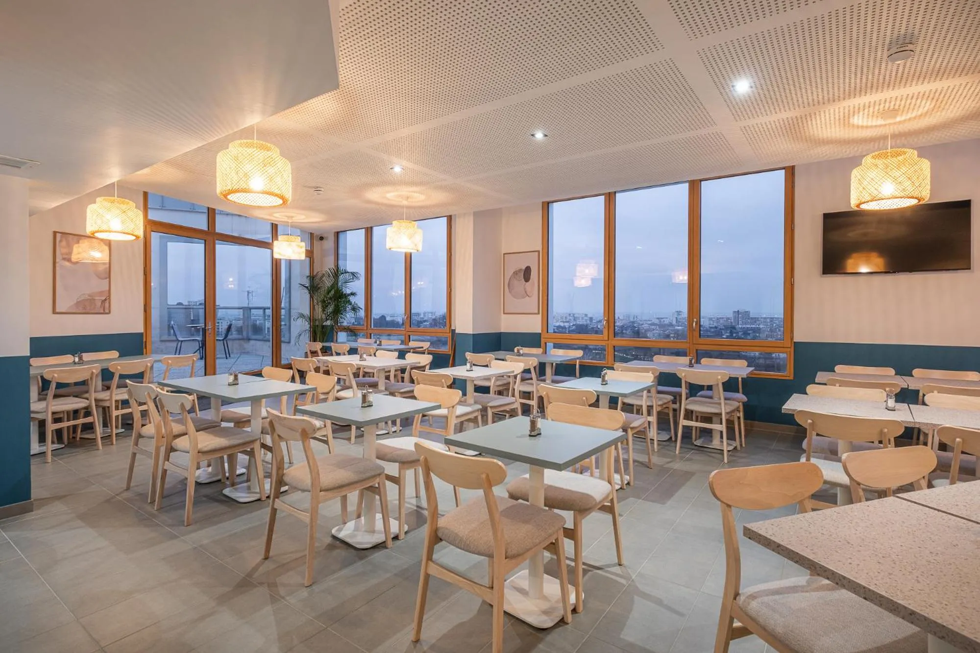 Breakfast in The Originals Résidence Paris Sud Villejuif