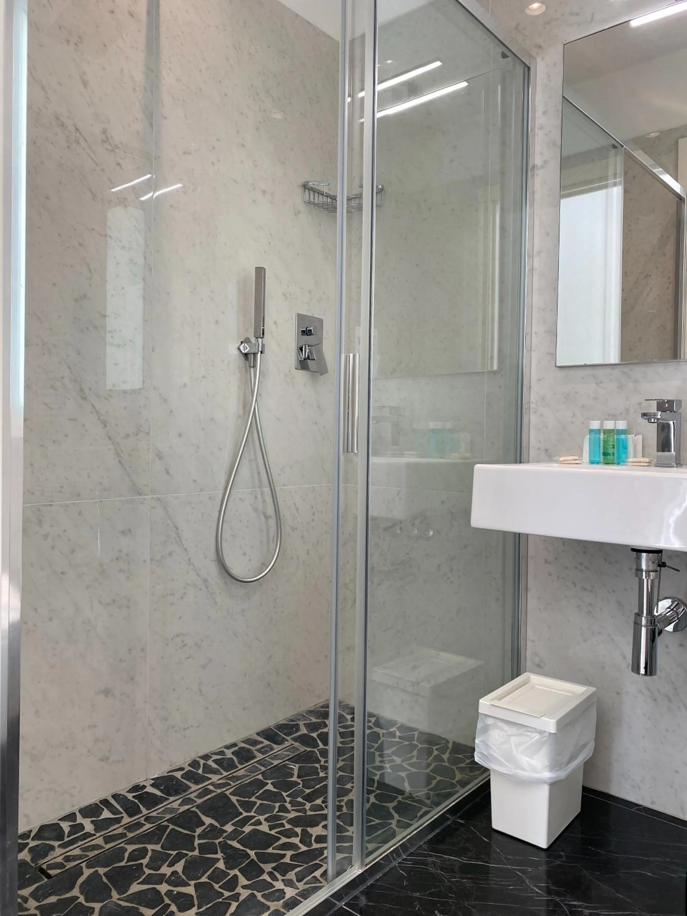 Bathroom in Hotel Ducale