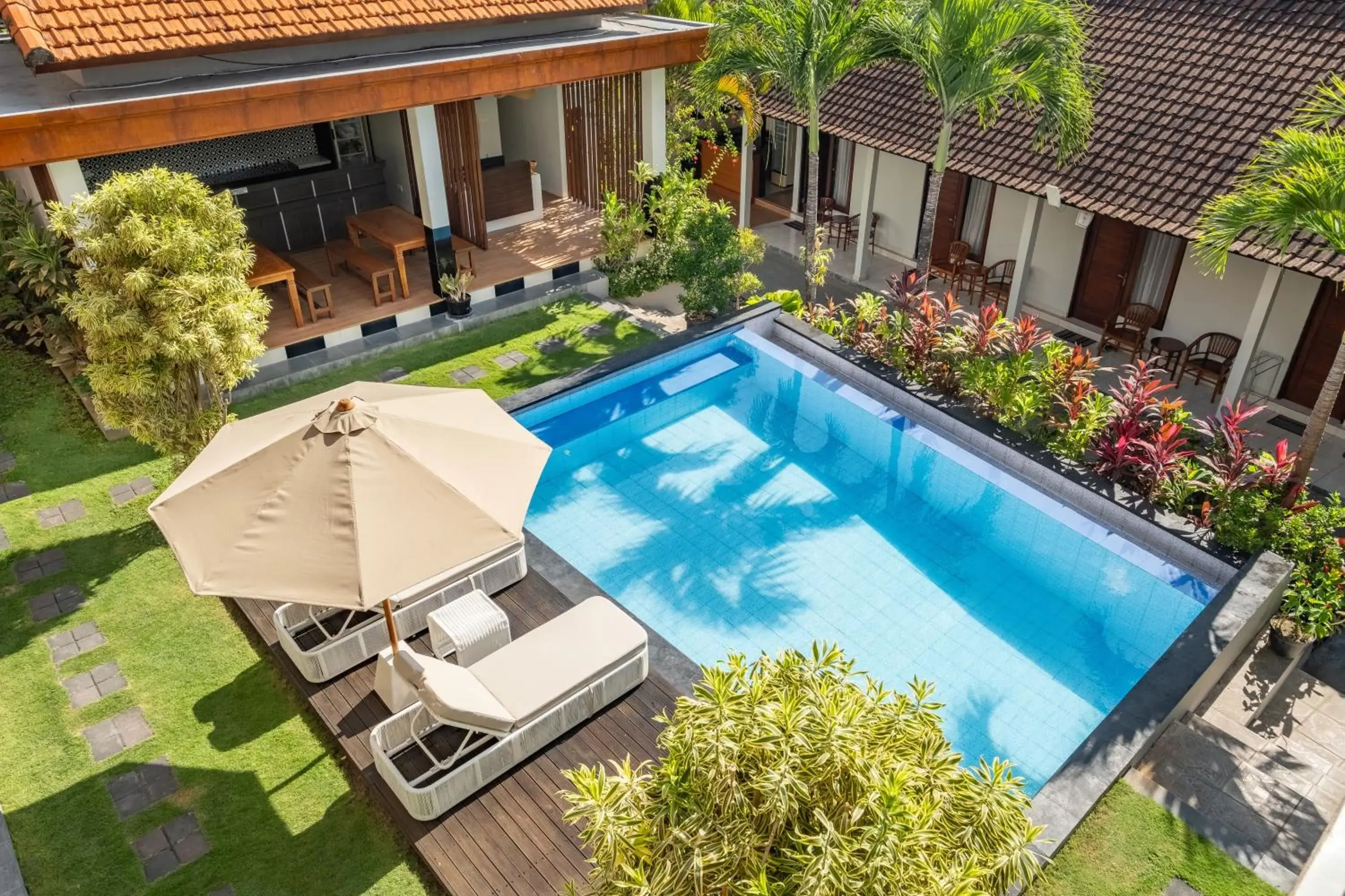 Property building in Cove Arganta Property building in Cove Arganta