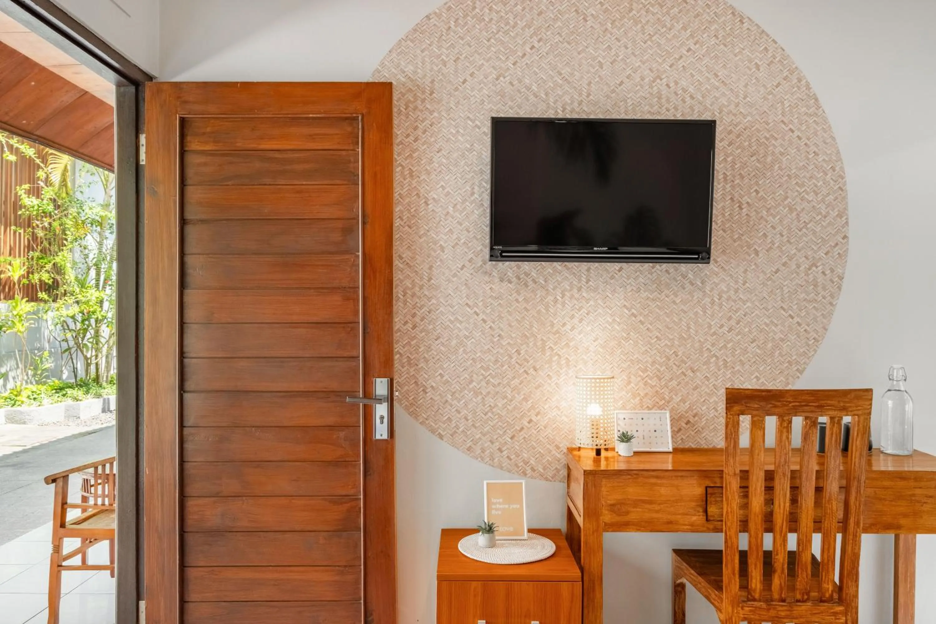 TV and multimedia in Cove Arganta