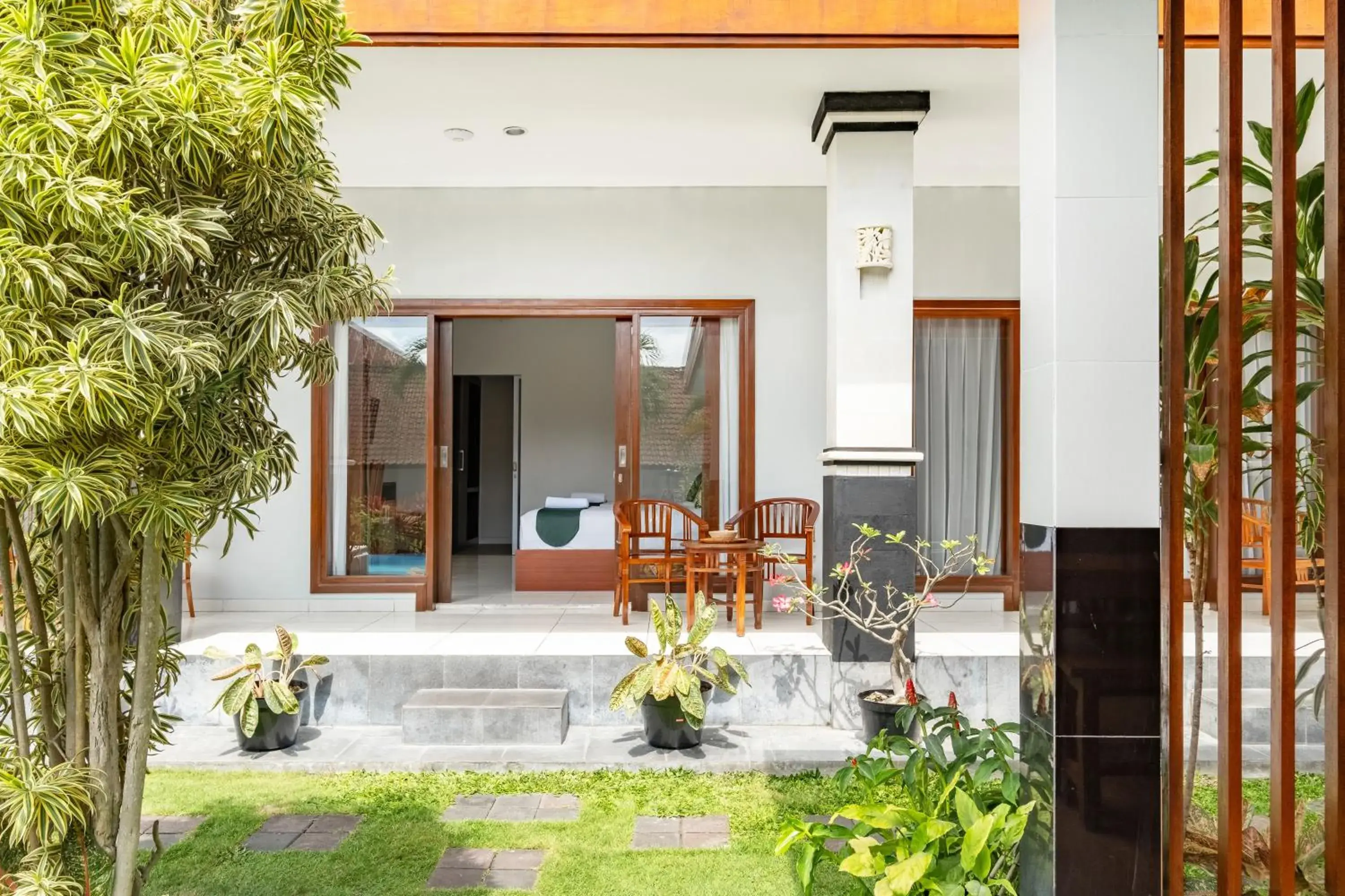 Facade/entrance in Cove Arganta Facade/entrance in Cove Arganta