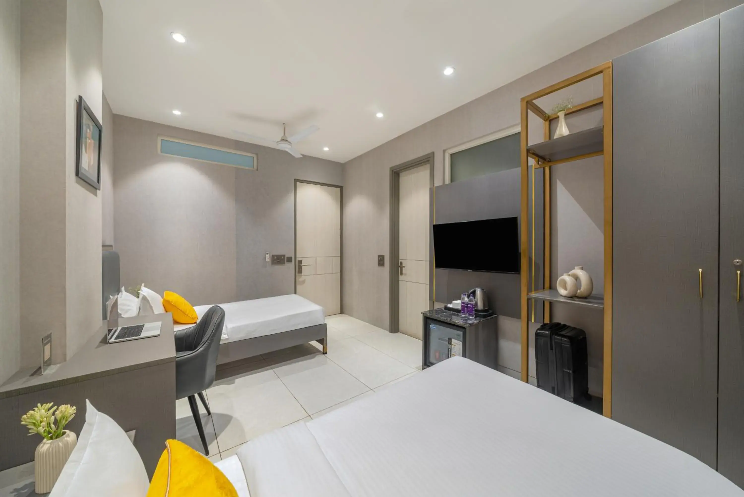 Deluxe Double Room in Lime Tree Hotel & Stays Greater Noida Nearby India Expo Centre & Mart Deluxe Double Room in Lime Tree Hotel & Stays Greater Noida Nearby India Expo Centre & Mart